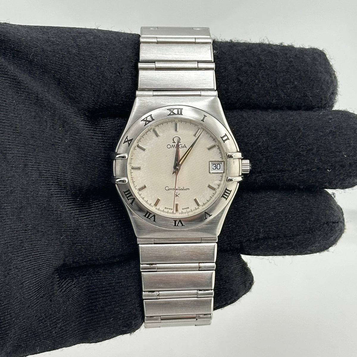 Omega Constellation Ivory / Stained Dial on Stainless Steel Bracelet Ref. 1512.30.00 — view 2