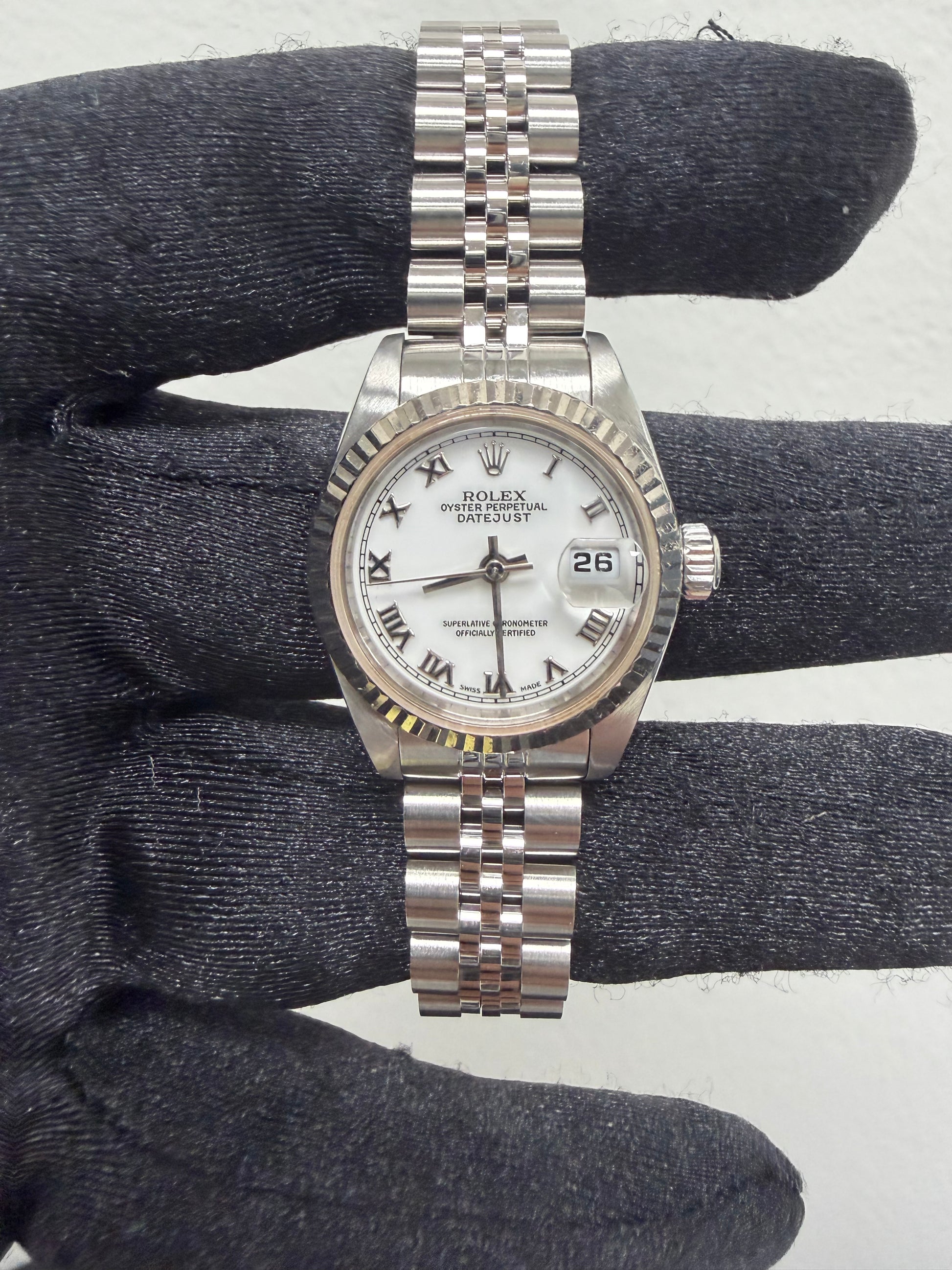 Rolex Datejust White Roman Dial on D Link Jubilee Bracelet Ref. 69174 Papers 1999 — view 2