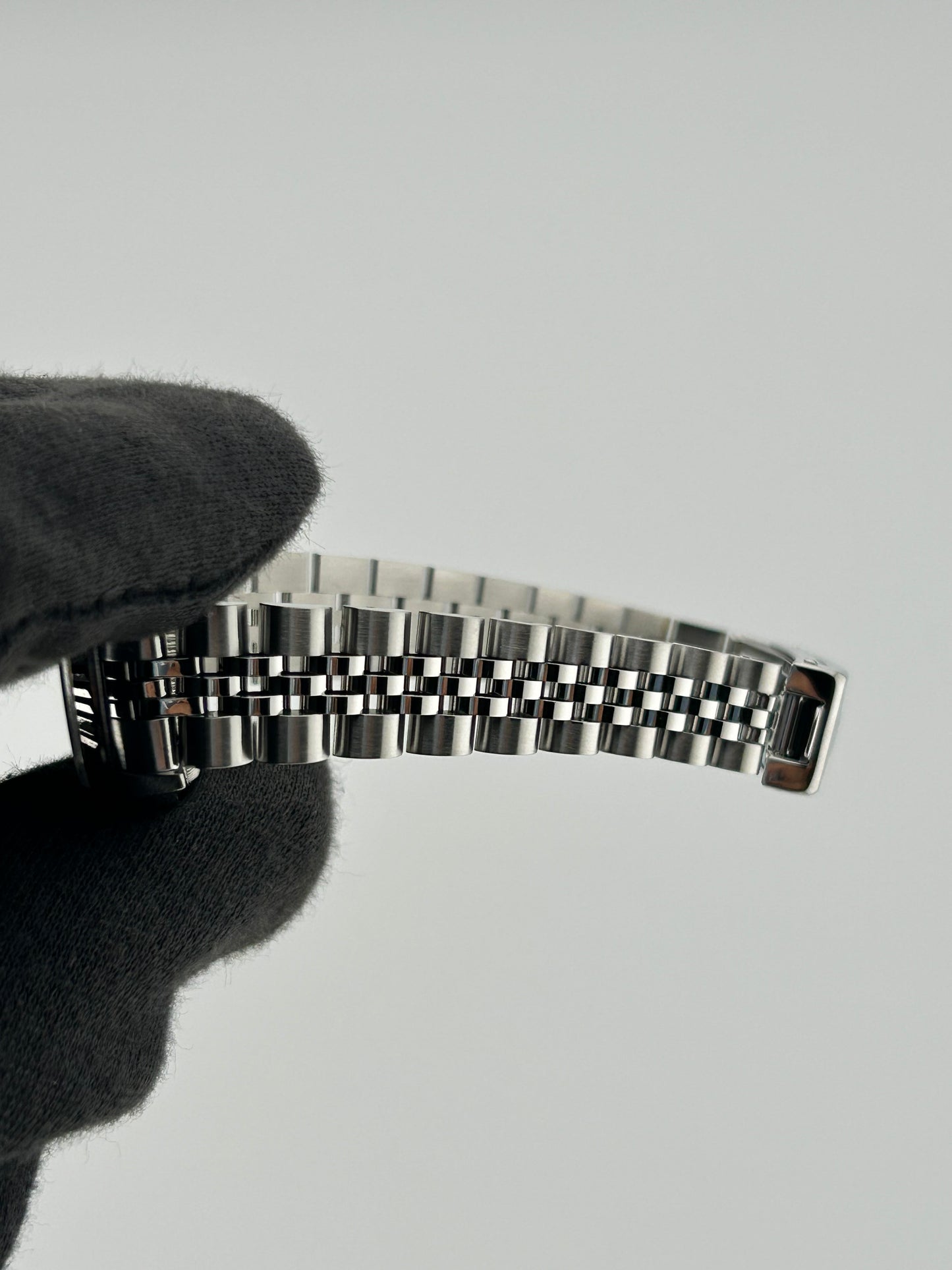 Rolex Datejust Lady Champagne Stick Dial on Jubilee Ref. 69174 Papers 1994 — view 5