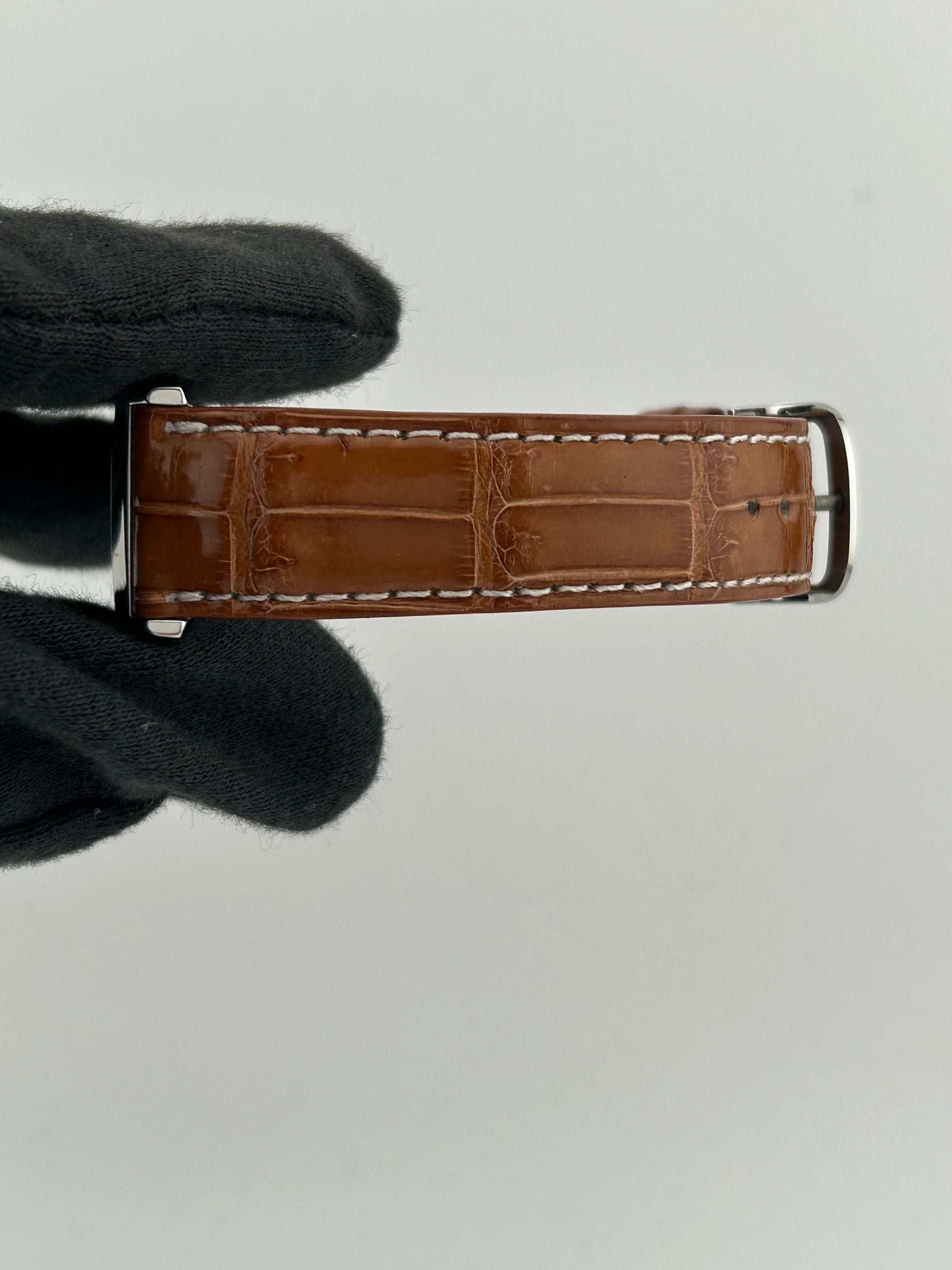 Jaeger Le Coultre Reverso Classic Grande Taille Silver Dial on Leather Strap Ref. 252.8.71 with Box — view 5
