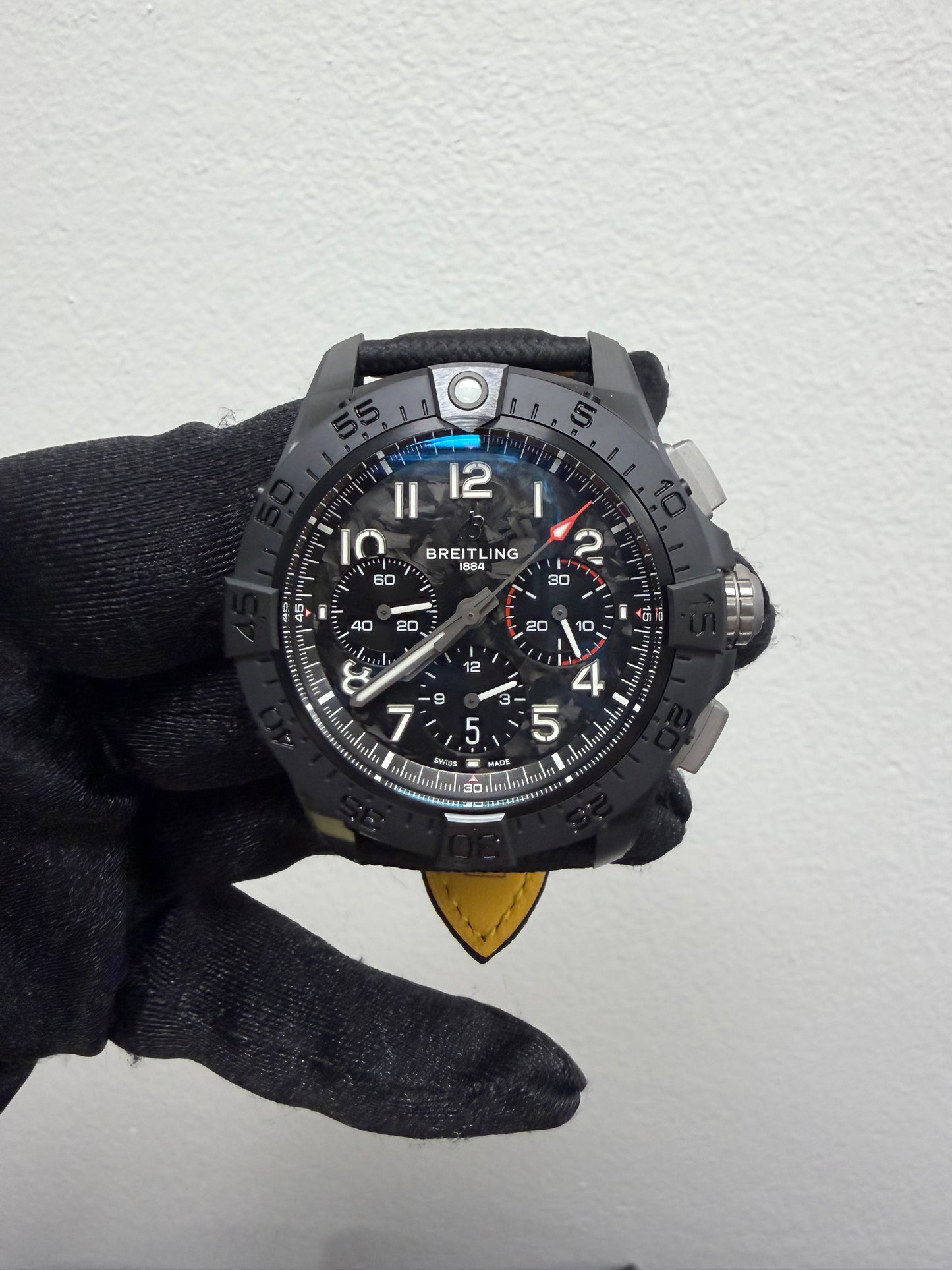 Breitling Avenger B01 Chronograph Carbon Dial on Leather Strap Ref. SB0147101B1X1 Card 2026 — view 2