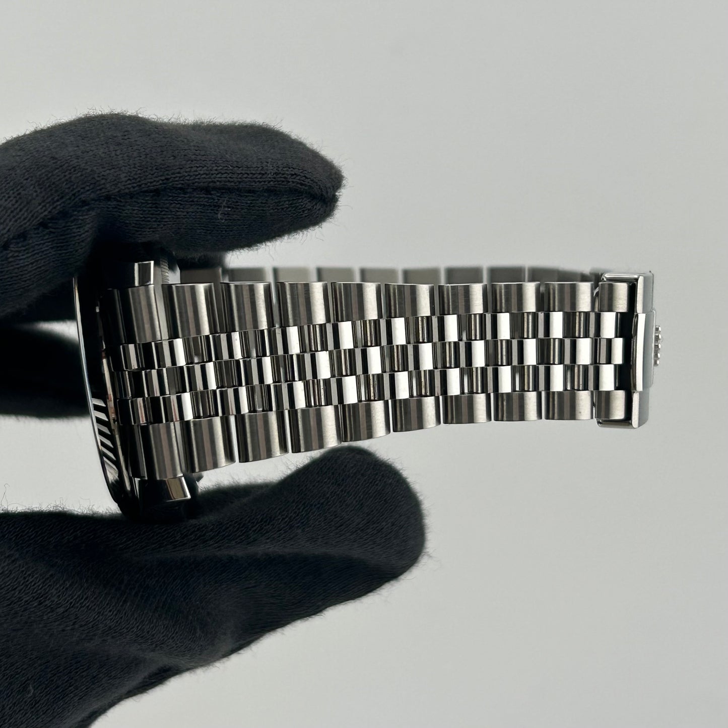 Rolex Datejust Silver Index Dial on D Link Jubilee Bracelet Ref. 126334 Card 2017 — view 5