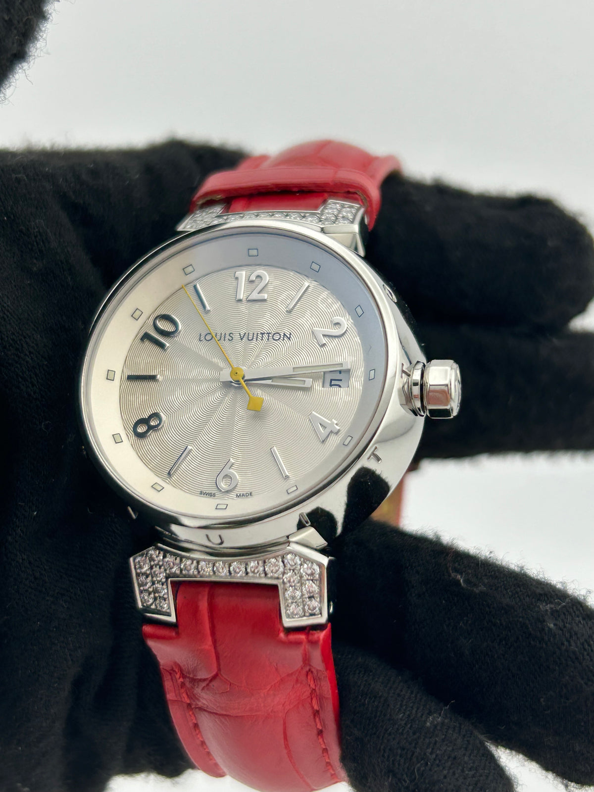 Louis Vuitton Tambour Silver Arabic Numerals Dial on Red Leather Band Ref. Q1310 — view 3