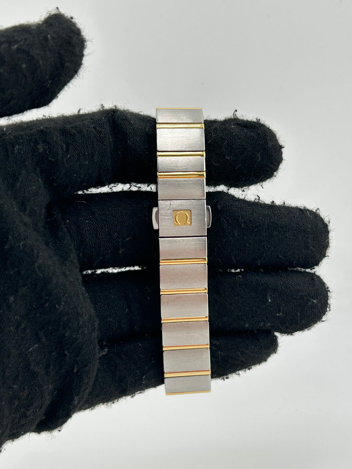 Omega Constellation Silver Diamond Dial on 2 Tone Yellow Gold / Stainless Steel Bracelet Ref. 123.25.24.60.55.004 Complete 2015 — view 4
