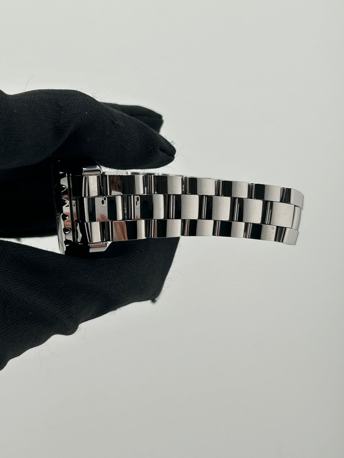 Chanel J12 Chromatic Grey Dial on Ceramic And Titanium Bracelet Ref. H2978 — view 5