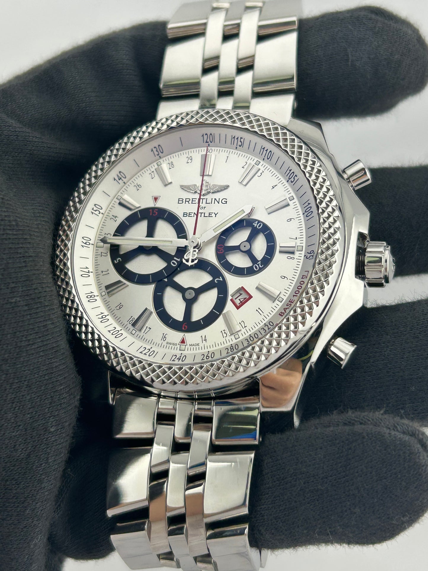 Breitling Bentley Barnato Racing Silver Dial on Stainless Steel Bracelet Ref. A25366 Card 2014 — view 3