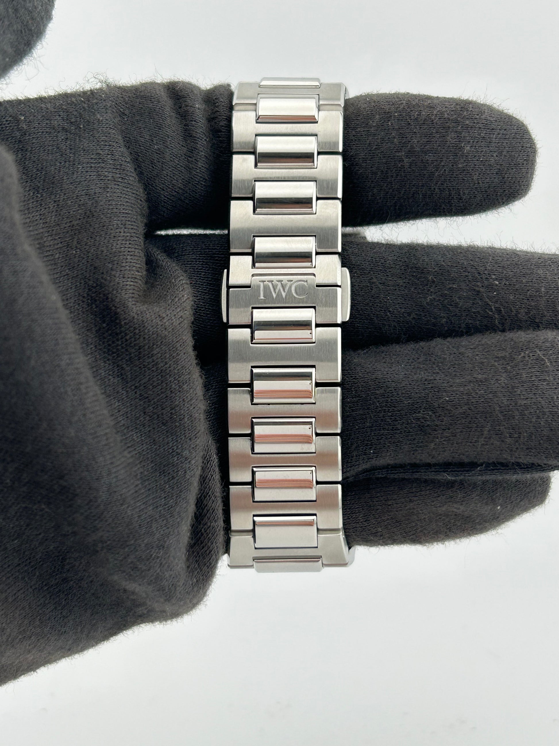 Iwc Ingenieur Automatic Aqua Dial on Stainless Steel Bracelet Ref. IW328903 Complete 2026 — view 4