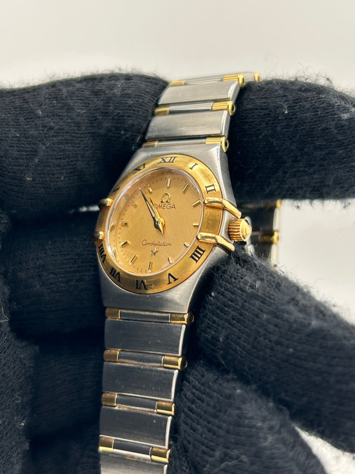 Omega Constellation Mini Yellow Dial on 2 Tone Bracelet Ref. 1362.10 — view 3