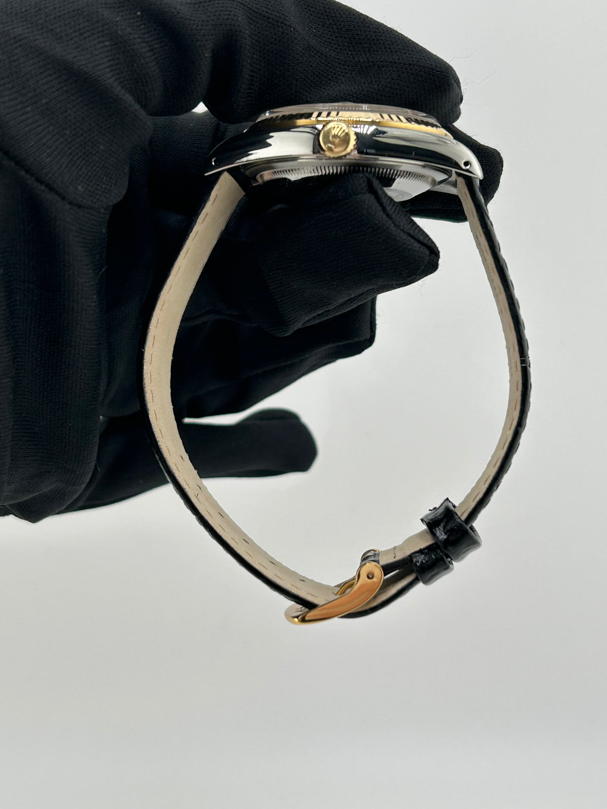 Rolex Datejust 36 Champagne Diamond Dial on Generic Black Leather Strap Ref. 16233 1989 — view 6
