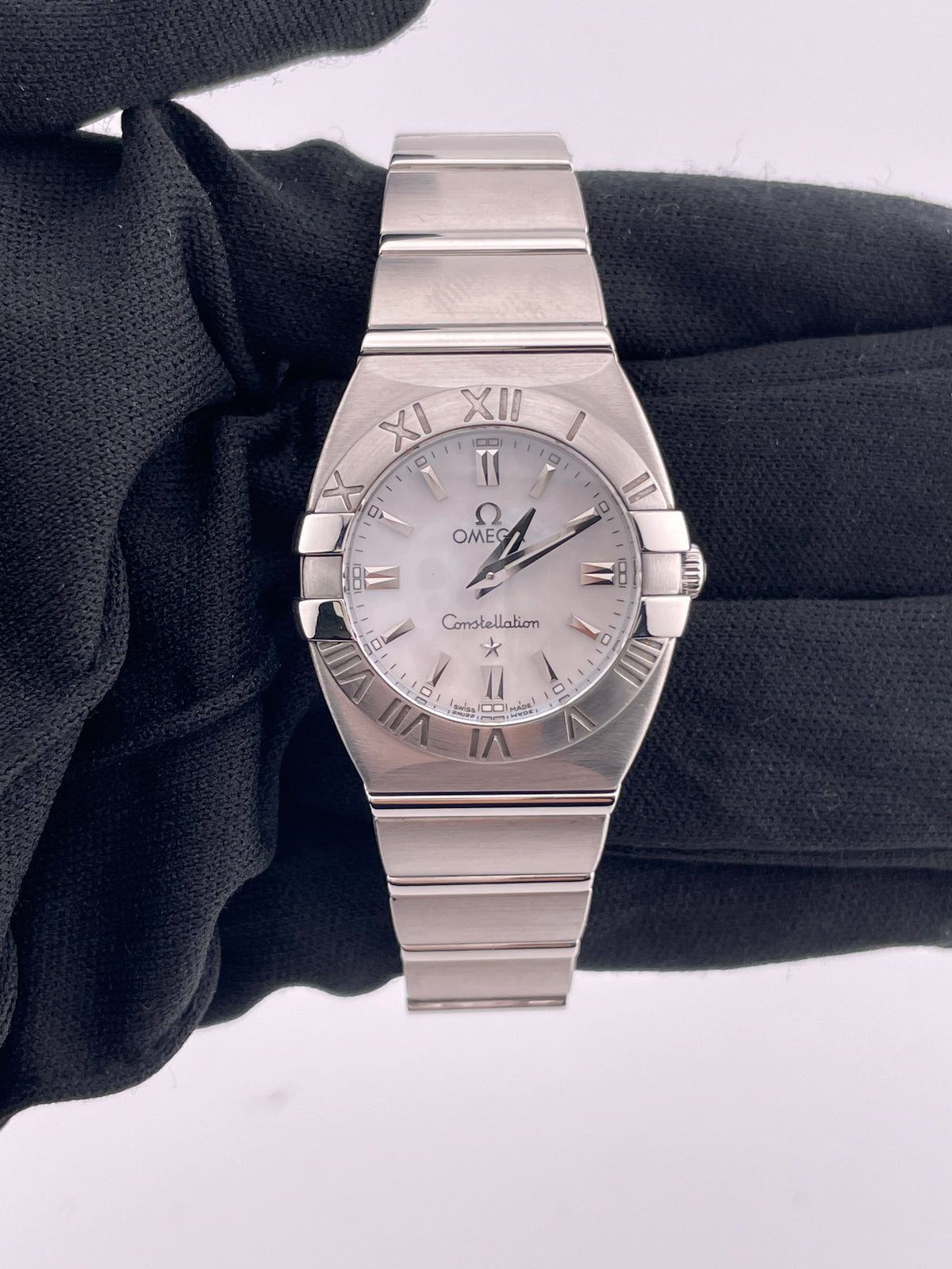 Omega Constellation M.O.P Dial on Stainless Steel Bracelet Ref. 1581.70 — view 2