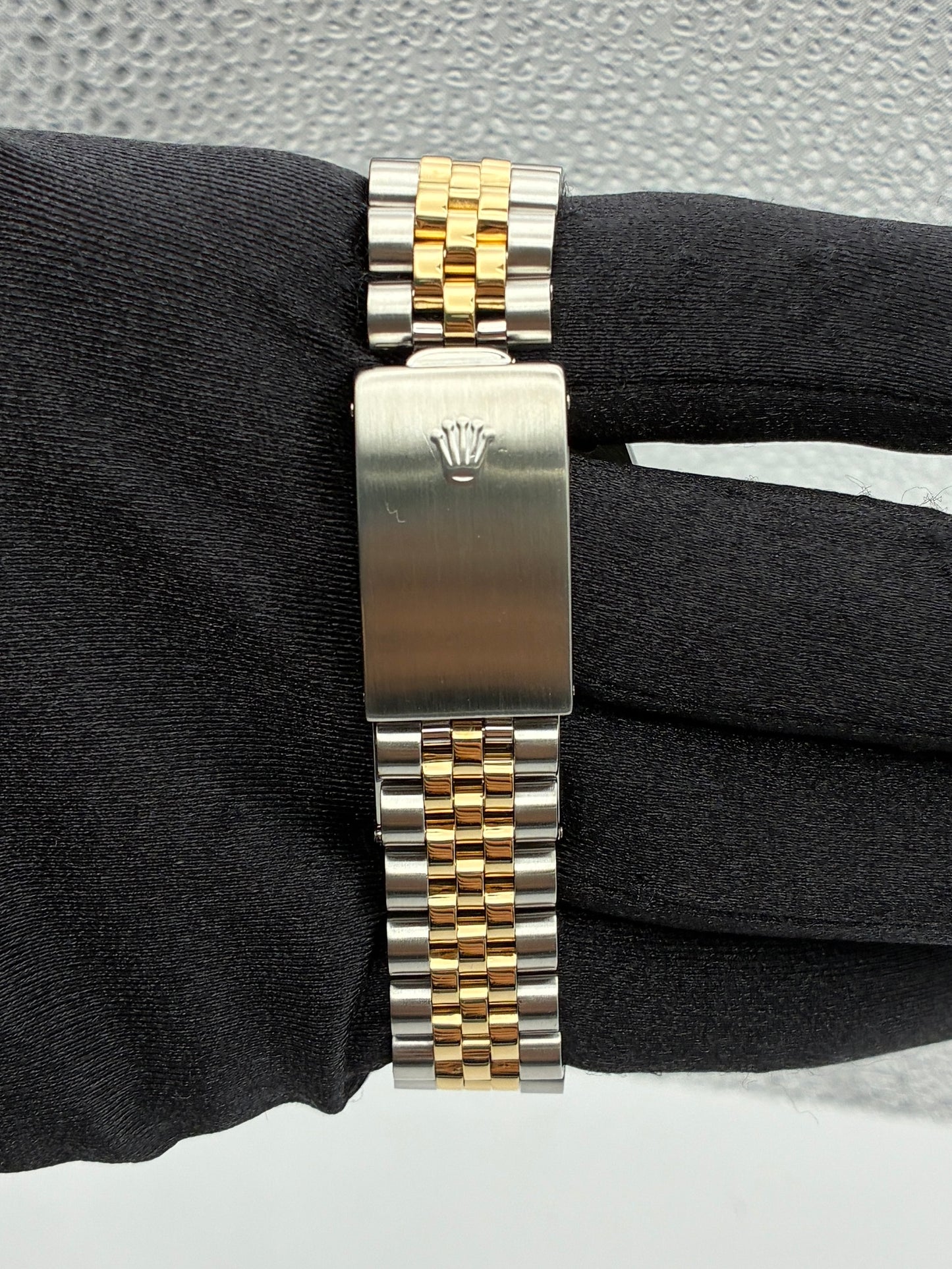 Rolex Datejust Champagne Diamond Factory Dial on Jubilee Ref. 16233 1995 — view 2