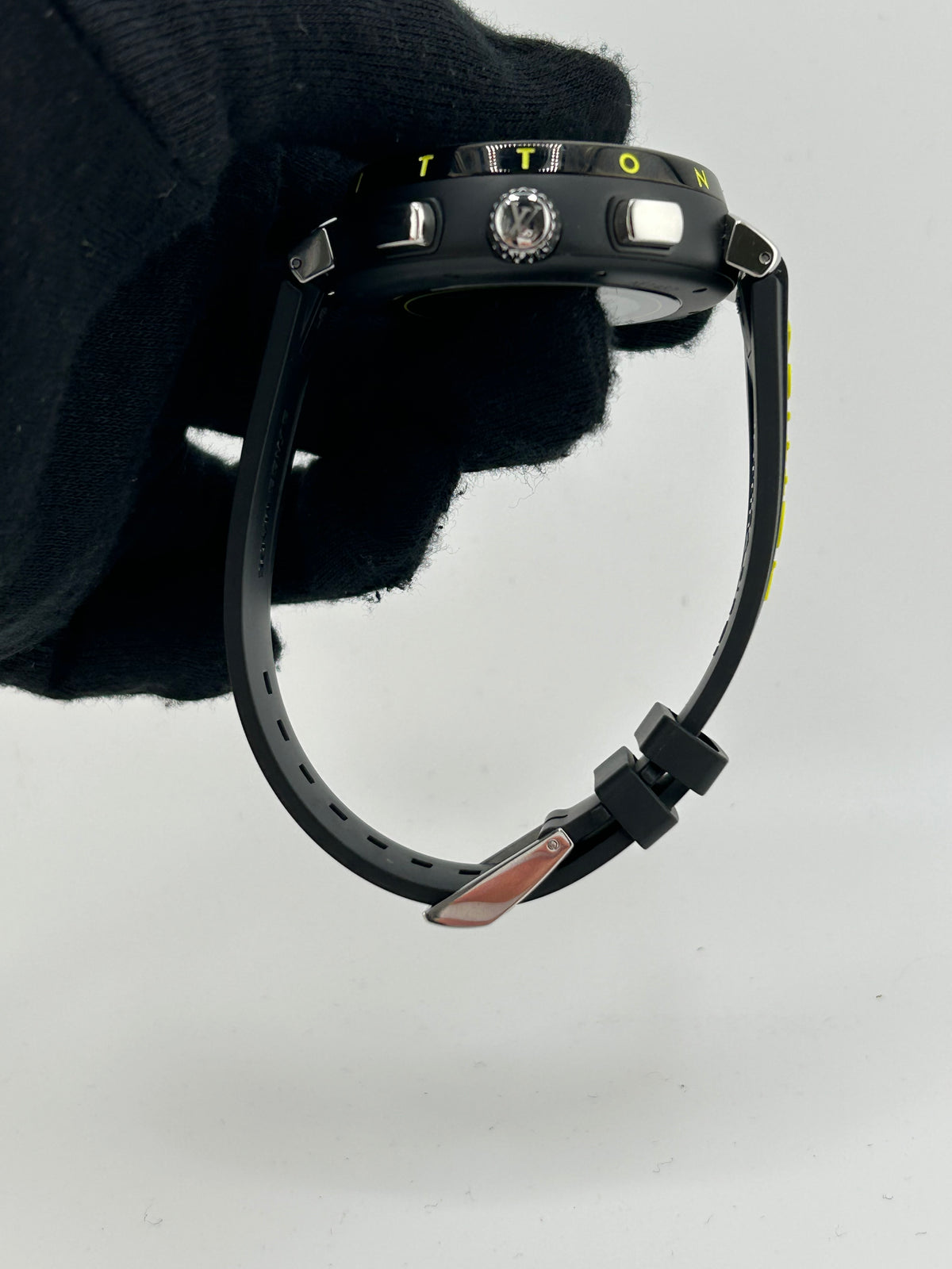 Louis Vuitton Tambour Street Diver Black Dial on Black Rubber Band Ref. QA167 — view 6