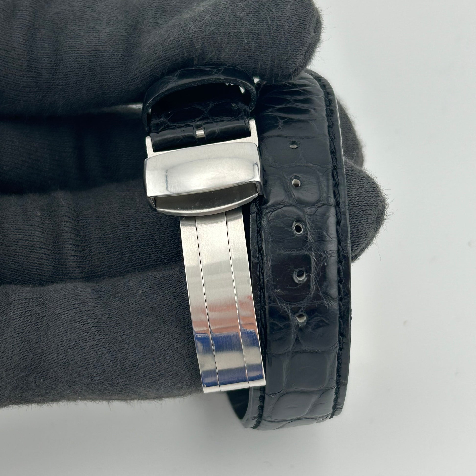 Jaeger Le Coultre Master Control Silver Dial on Leather Ref. 140.840.872B Papers 1995 — view 4