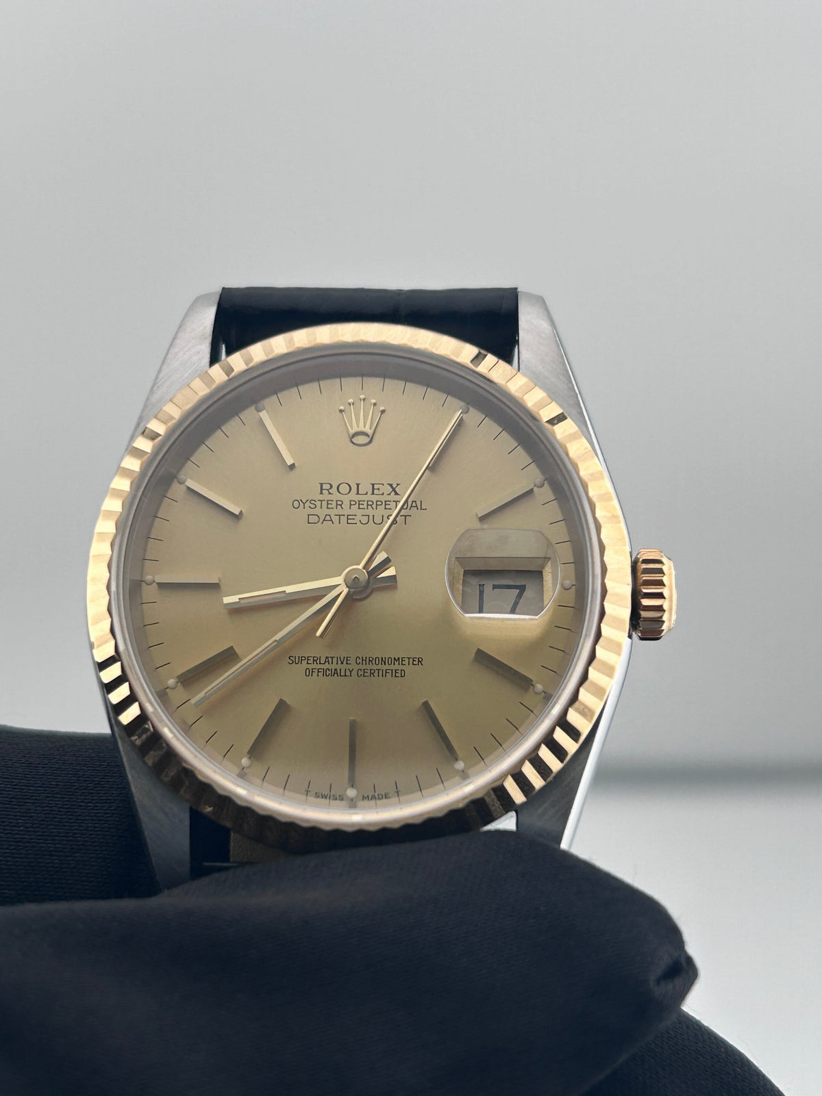 Rolex Datejust 36 Champagne Stick Dial on Generic Black Leather Band Ref. 16233 Card — view 2