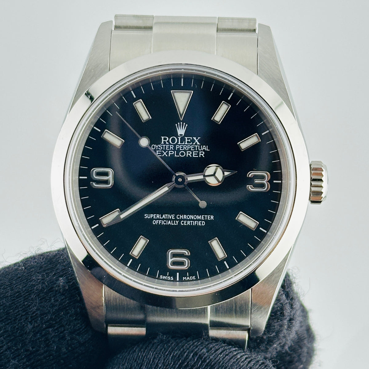 Rolex Explorer I Black Dial on Oyster Bracelet Ref. 114270 2002 — view 2
