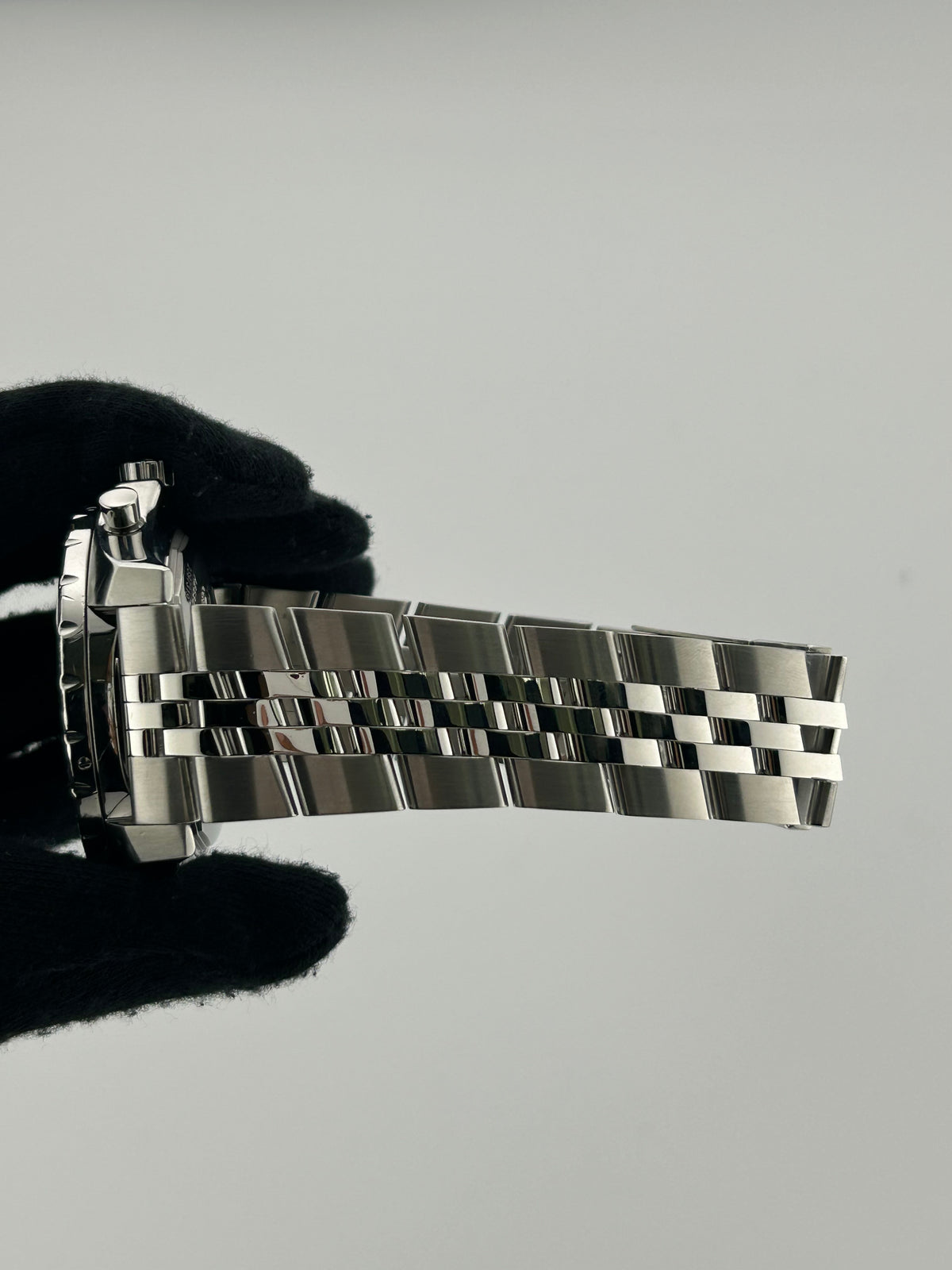 Breitling Bentley Motors T Speed Silver Dial on Stainless Steel Bracelet Ref. A25365/A257G75SPS Papers 2009 — view 5