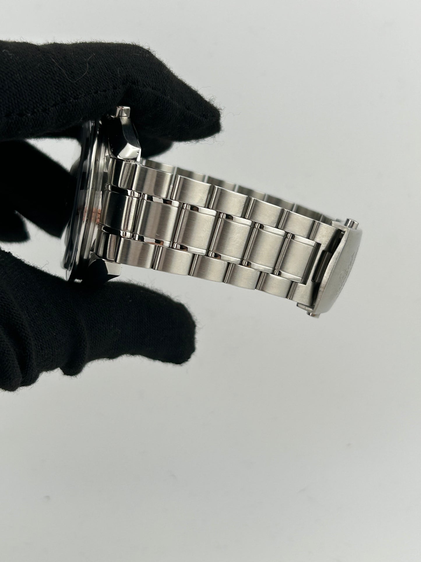Omega Speedmaster Moonwatch Professional Black Dial on Stainless Steel Bracelet Ref. 3572.5 — view 5