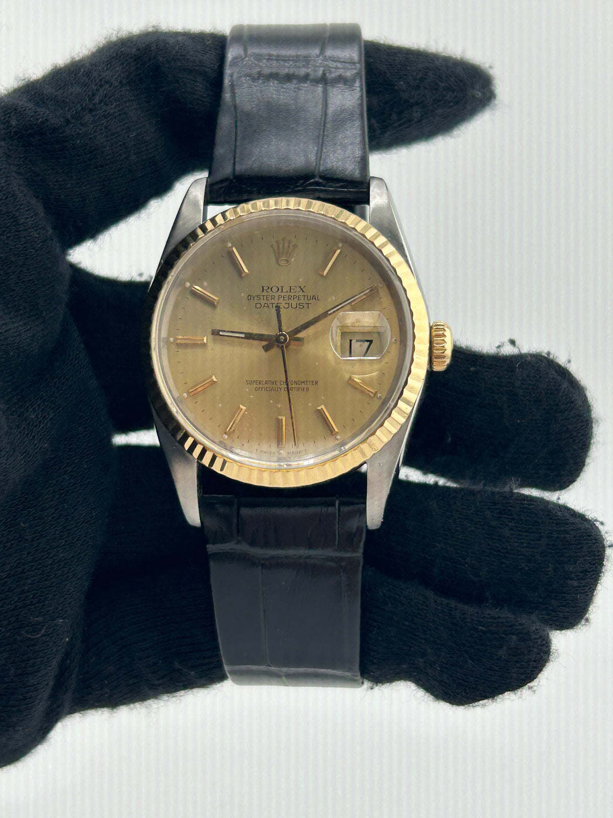 Rolex Datejust 36 Champagne Stick Dial on Generic Black Leather Strap Ref. 16233 1989 — view 2
