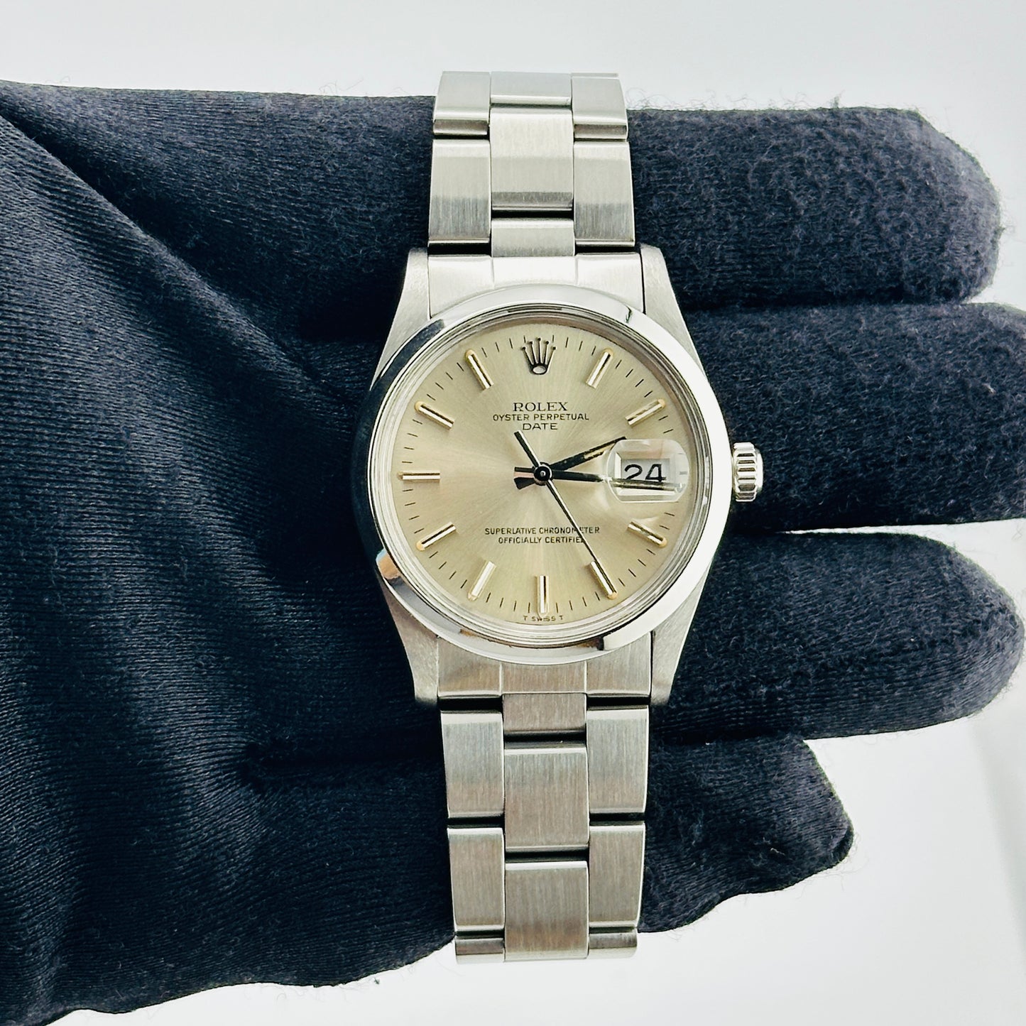 Rolex Oyster Perpetual Date Silver Stick Dial on Oyster Bracelet Ref. 15000 1983 — view 2