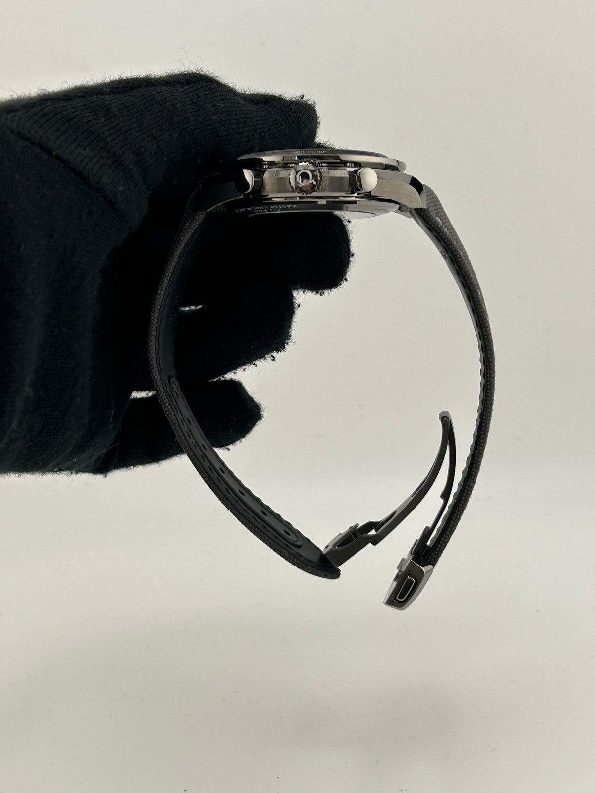Omega Speedmaster Grey Side Of The Moon Black Dial on Gray Leather Strap Ref. 310.92.44.50.06.001 Complete 2025 — view 6