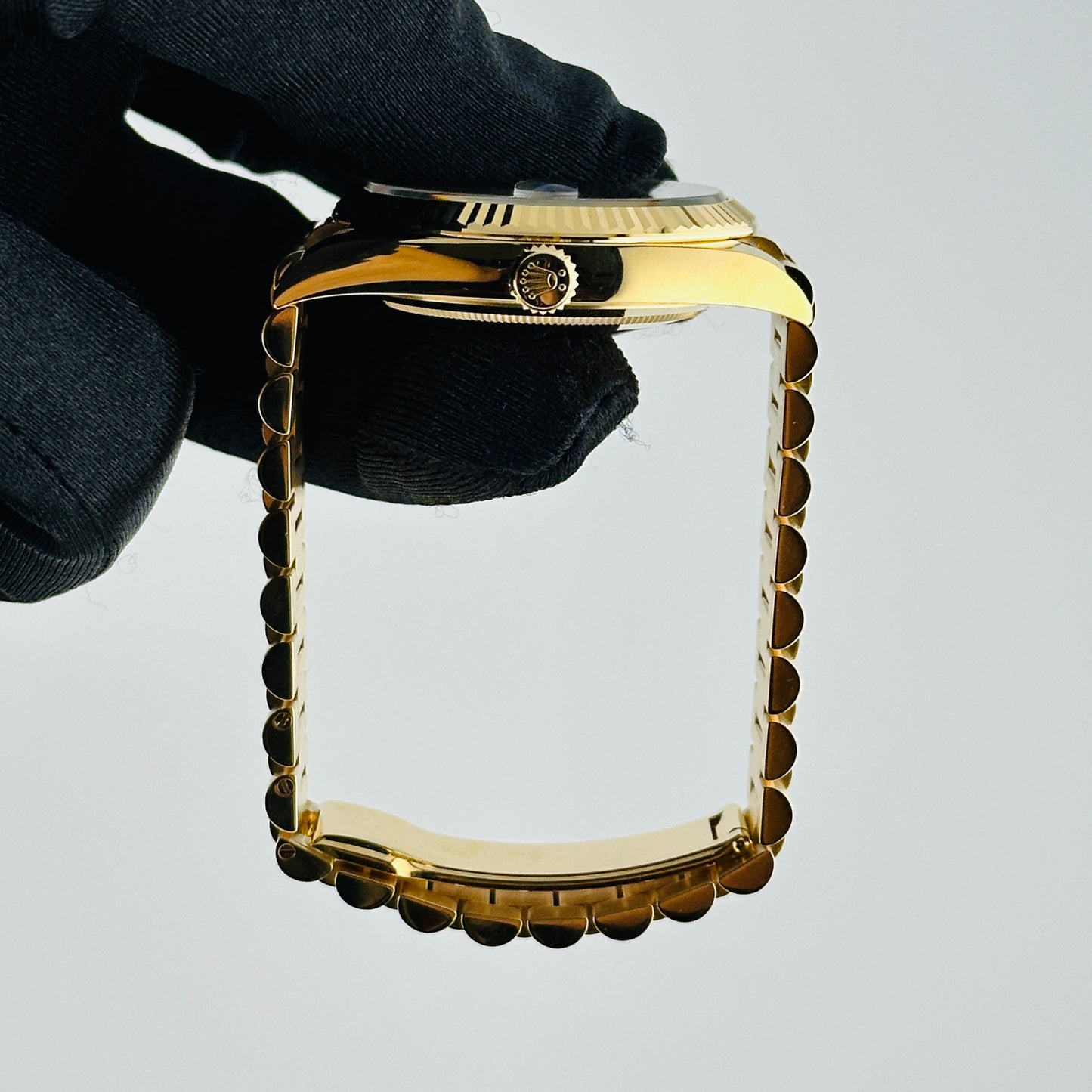Rolex Day-Date 40 White / Yg Roman Markers Dial on President Bracelet Ref. 228238 Card 2026 — view 6