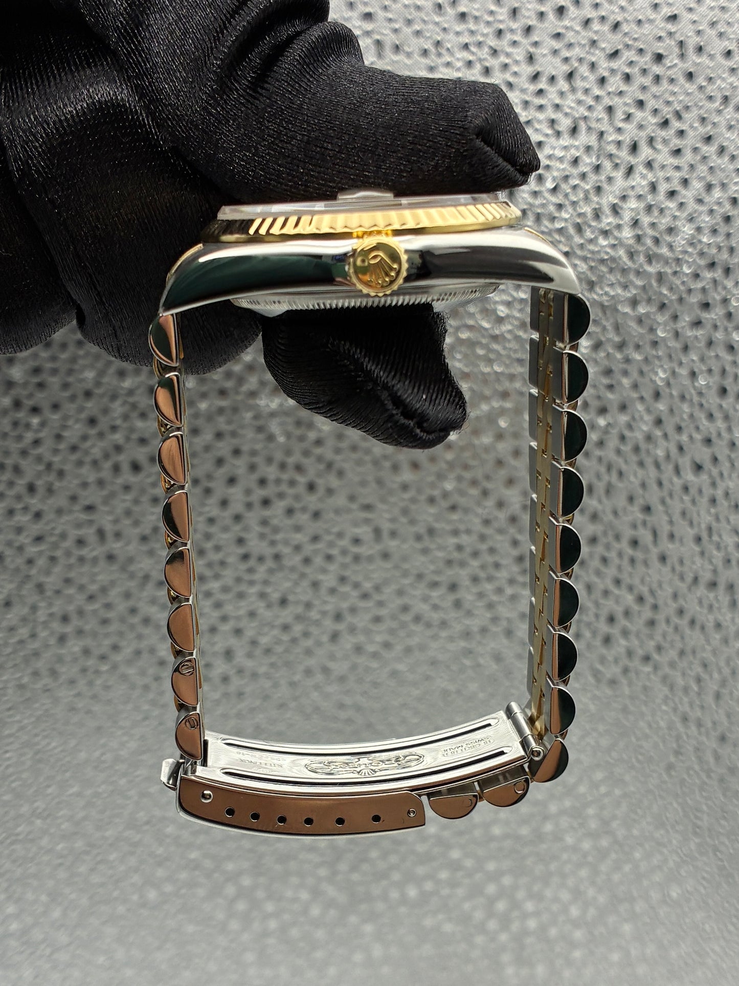Rolex Datejust Champagne Diamond Factory Dial on Jubilee Ref. 16233G 1994 — view 4