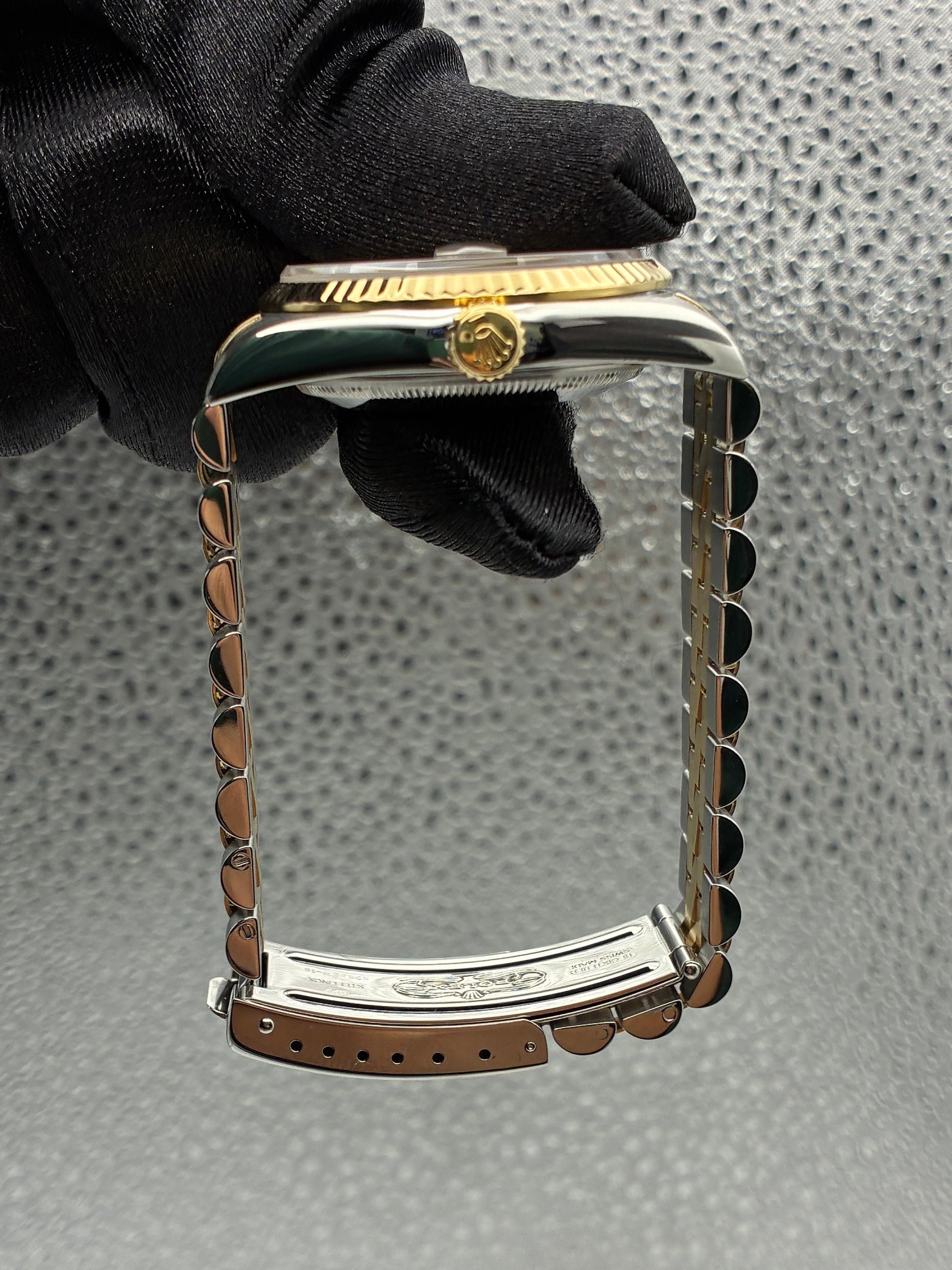Rolex Datejust Champagne Diamond Factory Dial on Jubilee Ref. 16233G 1994 — view 4