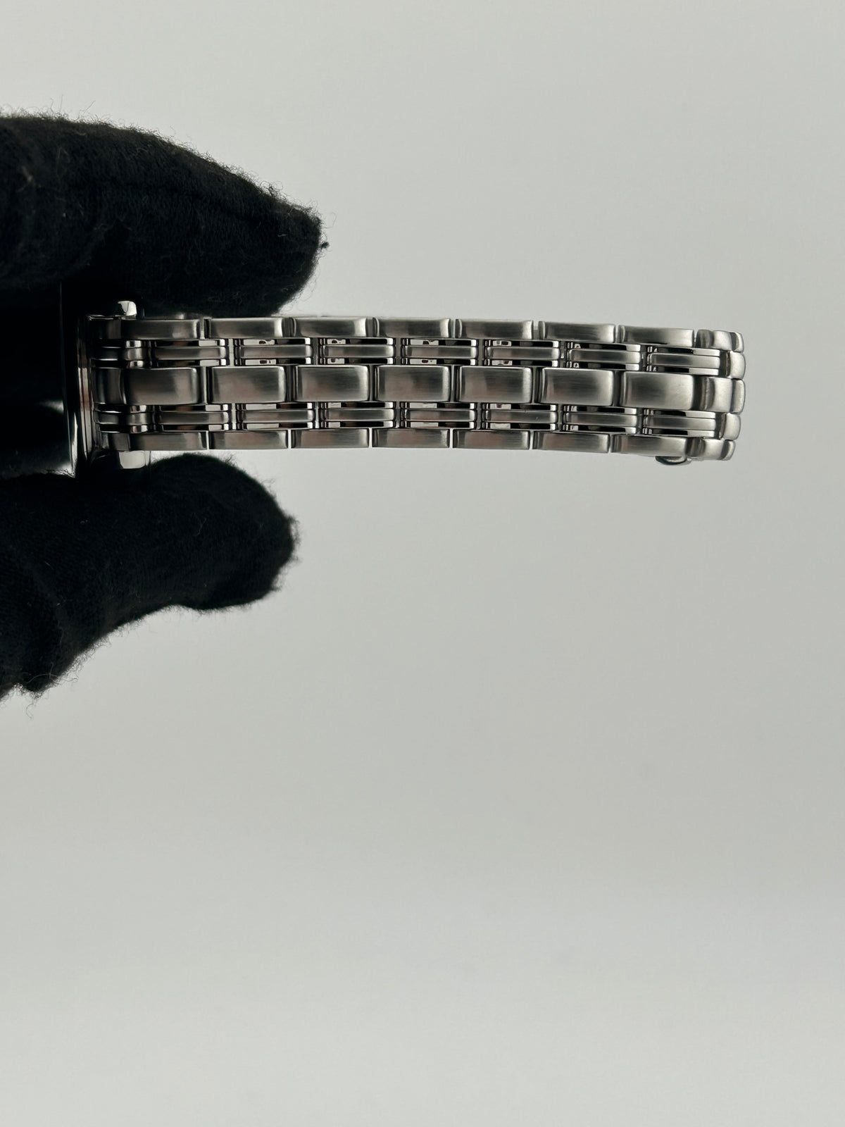 Omega Seamaster 120m Silver Dial on Stainless Steel Bracelet Ref. 2581.31.00 — view 5