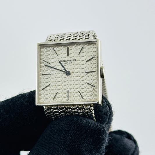 Patek Philippe Gondolo Silver Stick Dial on White Gold Mesh Bracelet Ref. 3430 — view 2