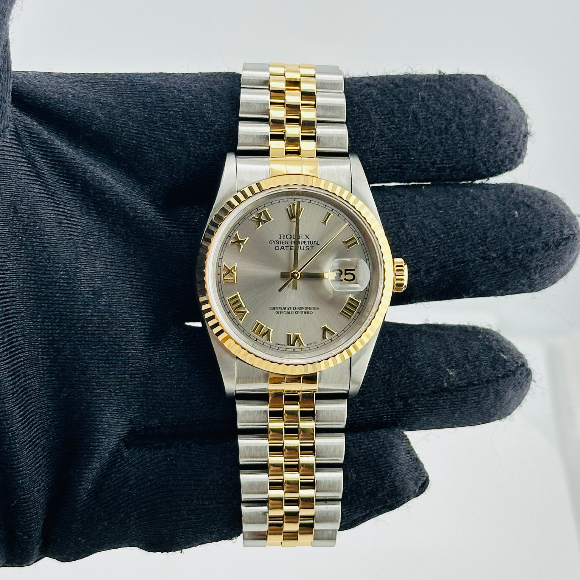 Rolex Datejust Silver Roman Dial on D Link Jubilee Bracelet Ref. 16233 1996 — view 2