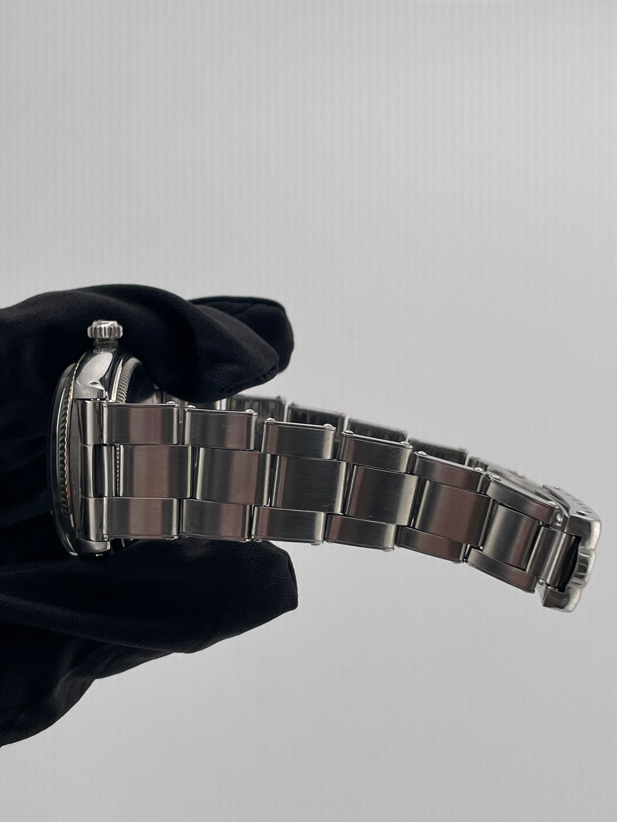 Rolex Oyster Perpetual Silver Dial on Oyster Bracelet Ref. 6567 1974 — view 4