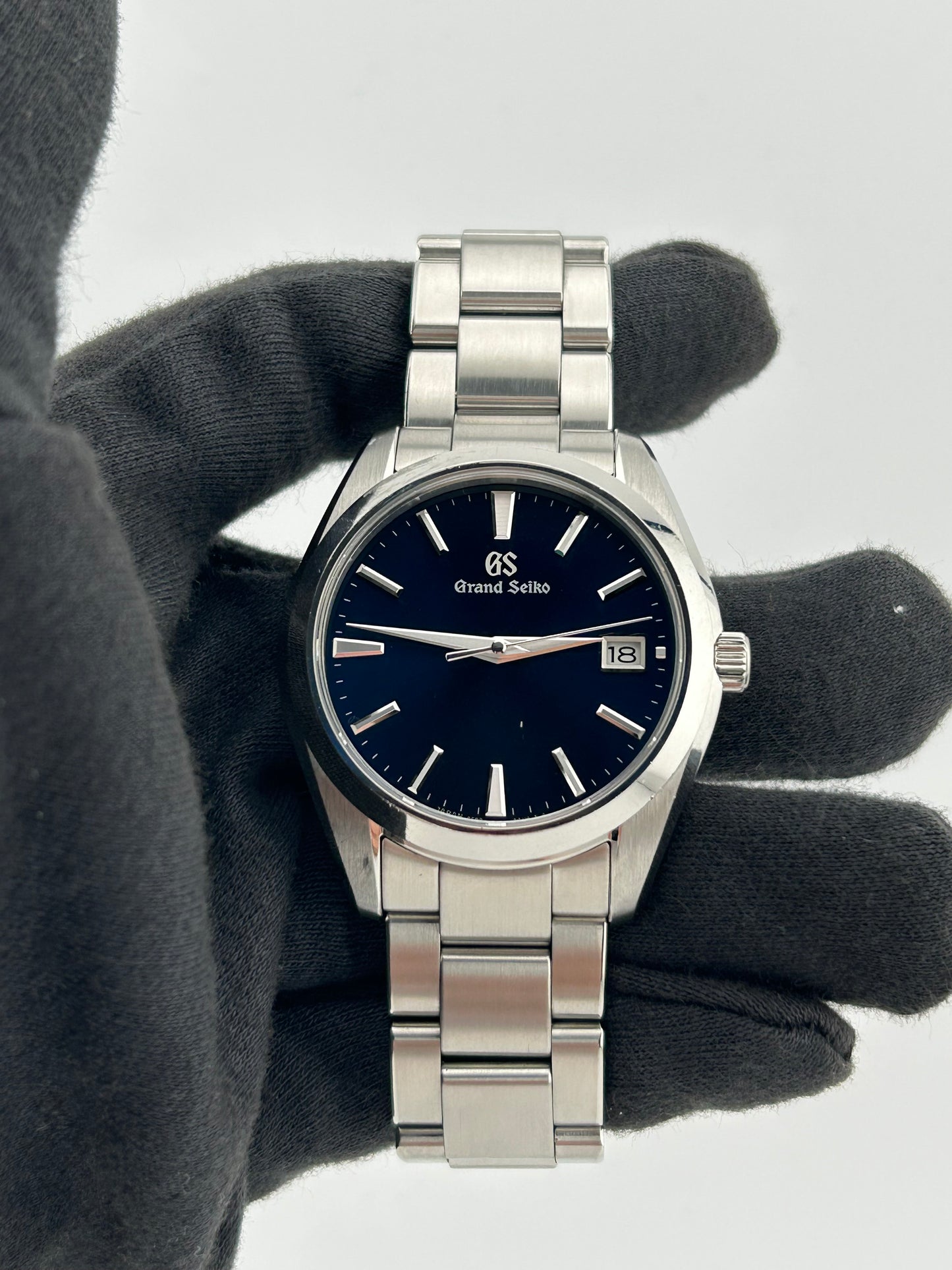 Grand Seiko Heritage Blue Index Dial on Stainless Steel Bracelet Ref. SBGV025 — view 2