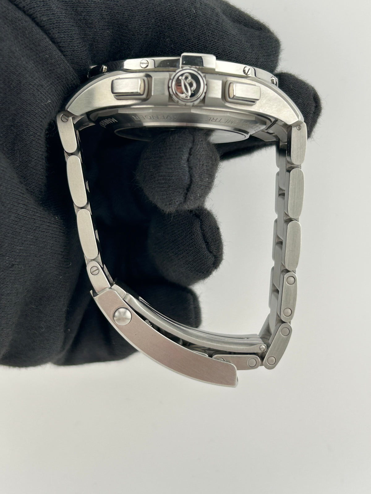 Breitling Avenger B01 Chronograph Black Dial on Stainless Steel Bracelet Ref. AB0147101B1A1 Complete 2024 — view 6