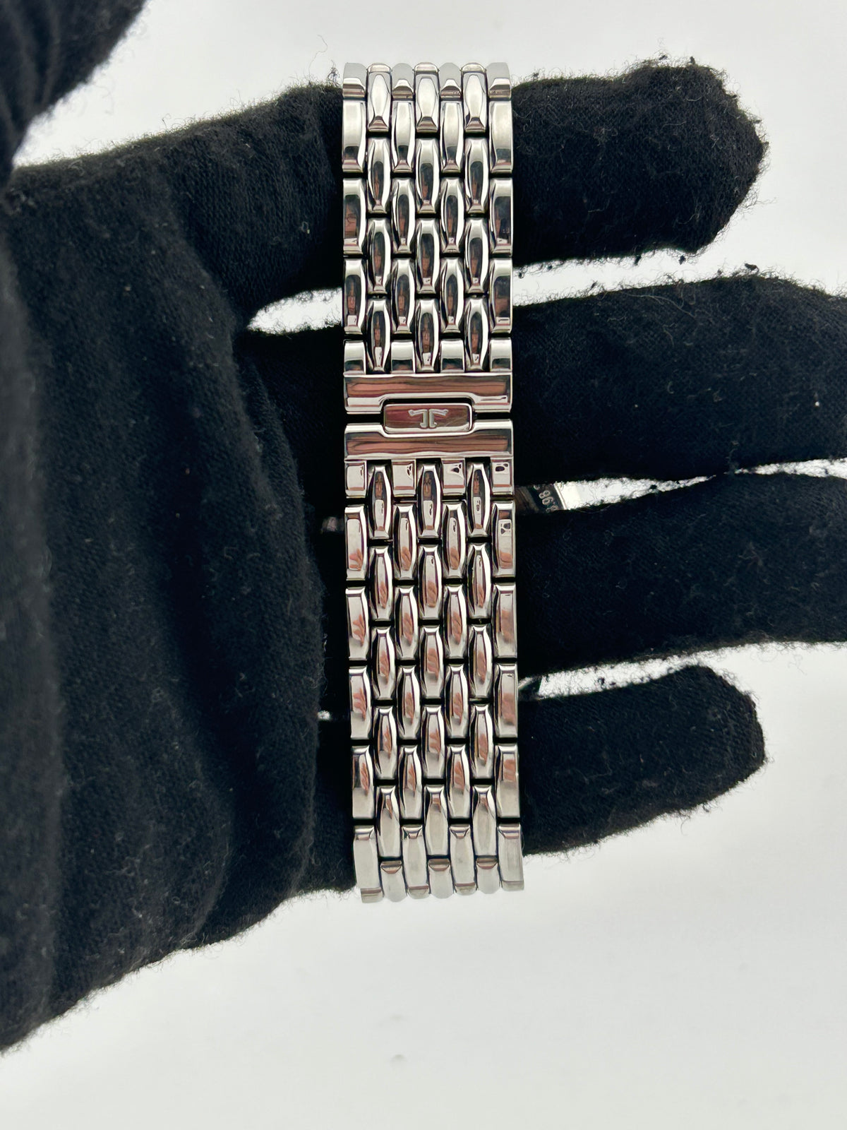 Jaeger Le Coultre Master Moon/Master Calendar Silver Dial on Stainless Steel Bracelet Ref. 140.8.98.S/Q143812A Complete 2003 — view 4