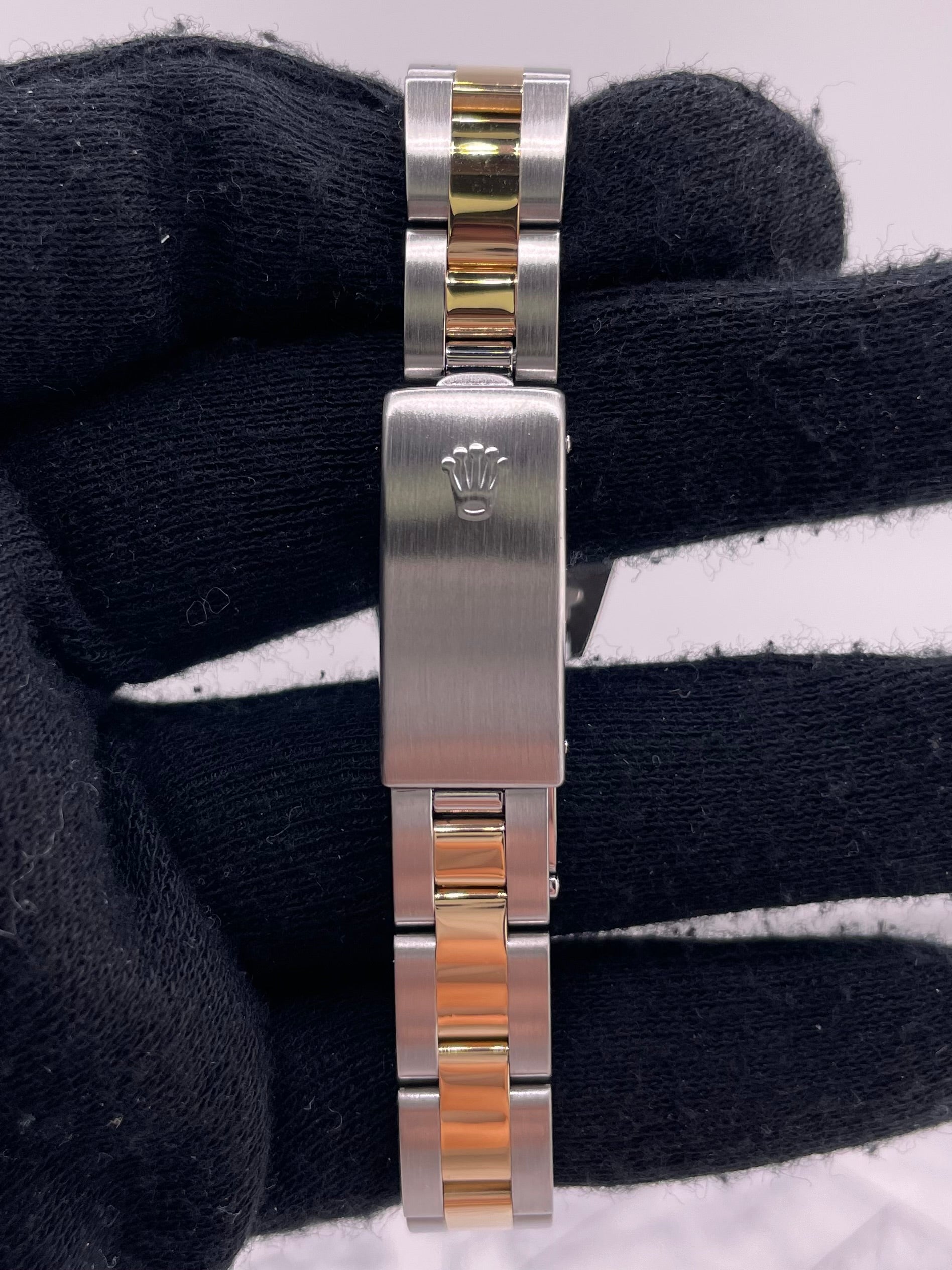 Rolex Oyster Perpetual Champagne Dial on Oyster Ref. 76193 1999 — view 3