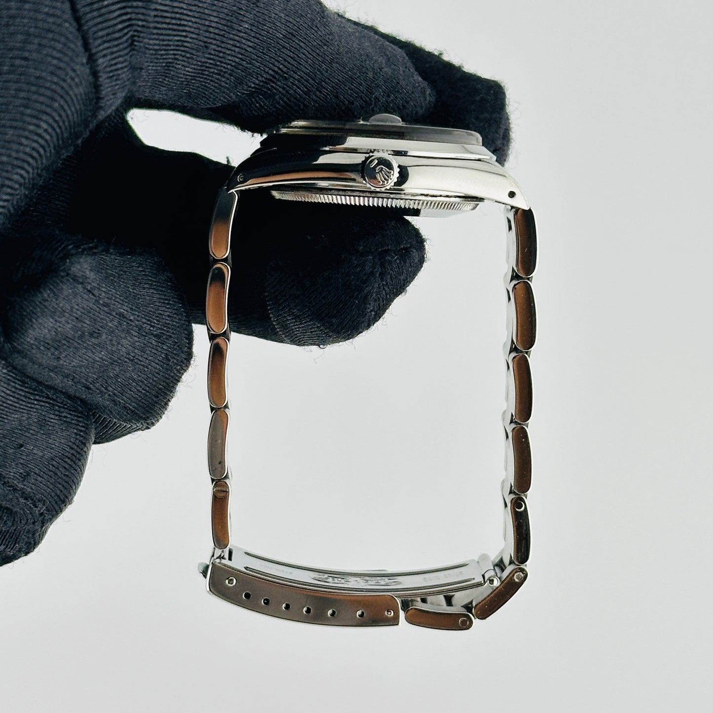 Rolex Oyster Perpetual Date Silver Stick Dial on Oyster Bracelet Ref. 15000 1986 — view 6