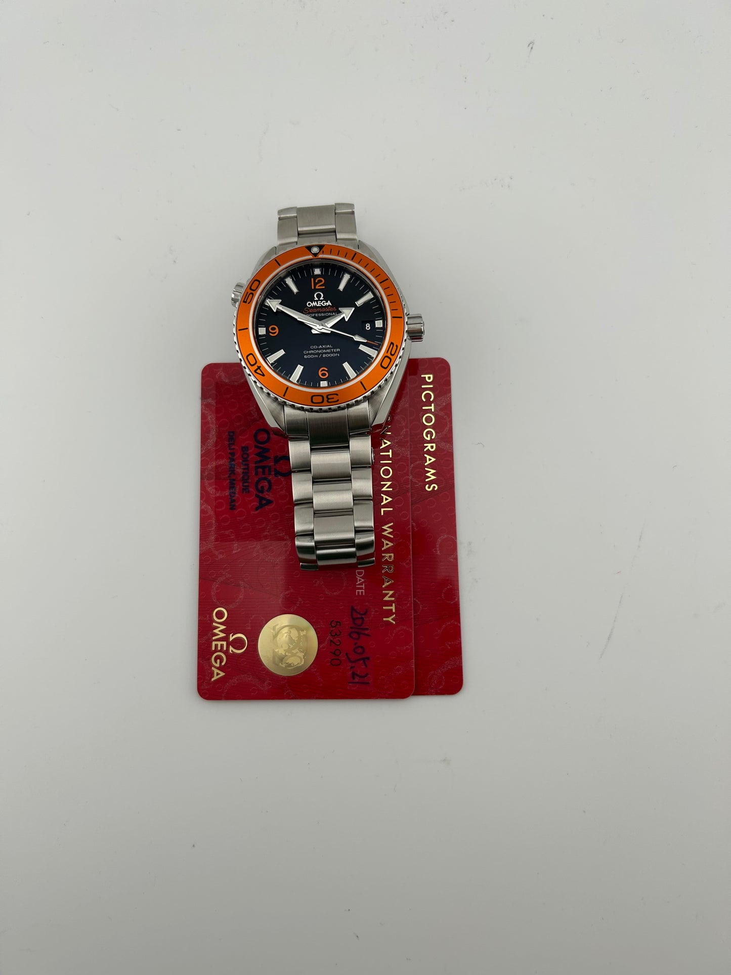 Omega Seamaster Planet Ocean Black Dial on Stainless Steel Bracelet Ref. 232.30.42.21.01.002 Card 2016 — view 6