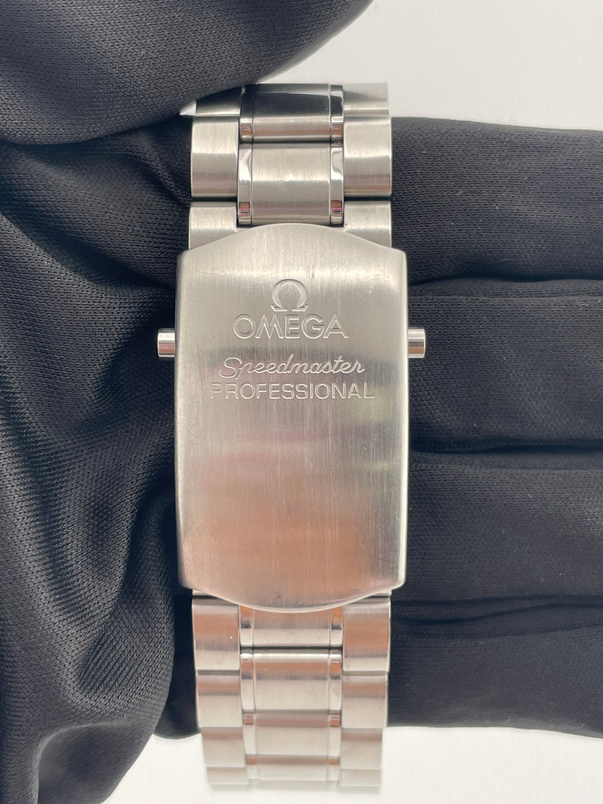Omega Speedmaster Professional Moonwatch Black Dial on Stainless Steel Bracelet Ref. 3576.5 — view 5