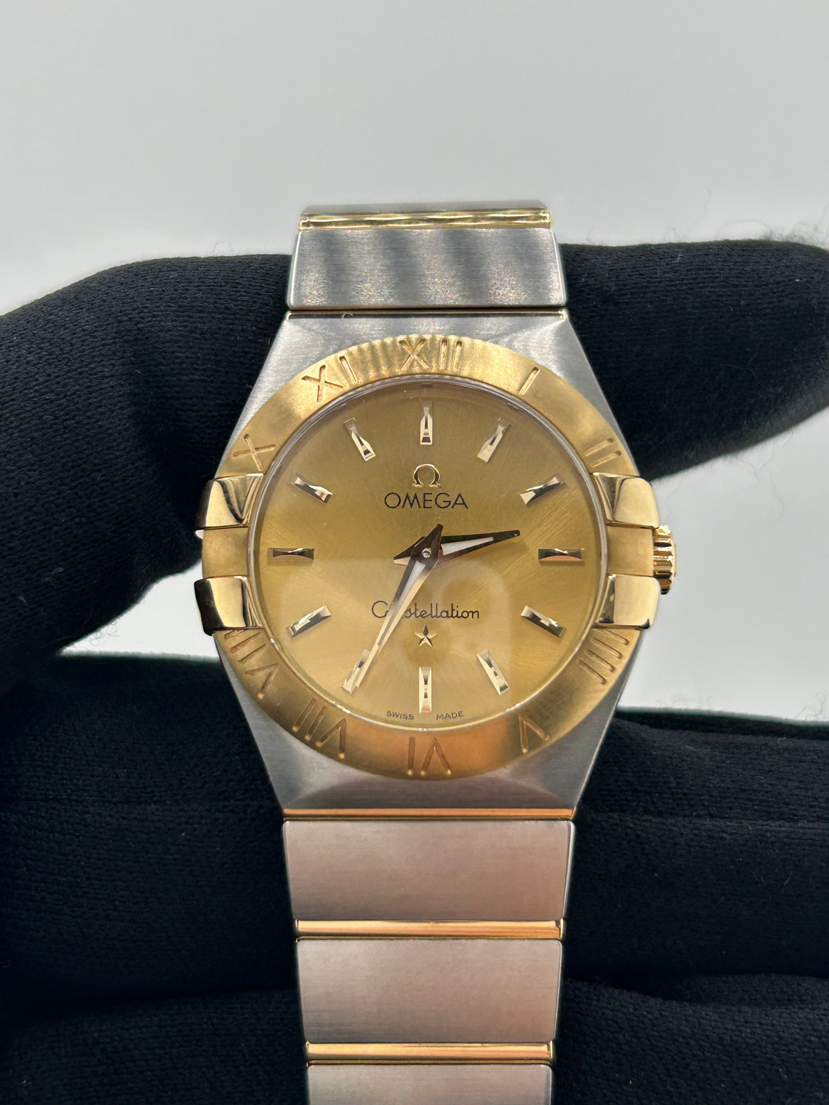 Omega Constellation Gold Dial on Yellow Gold And Stainless Steel Bracelet Ref. 123.20.27.60.08.001 — view 3