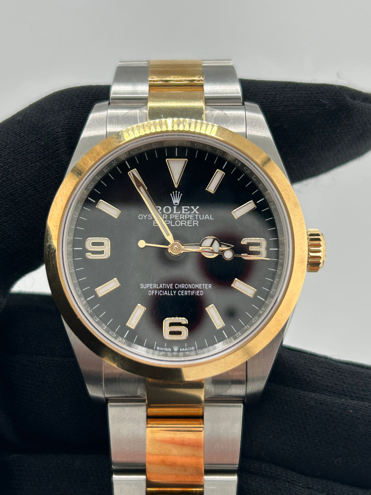 Rolex Explorer I Black Dial on Oyster Ref. 124273 Card 2022 — view 3