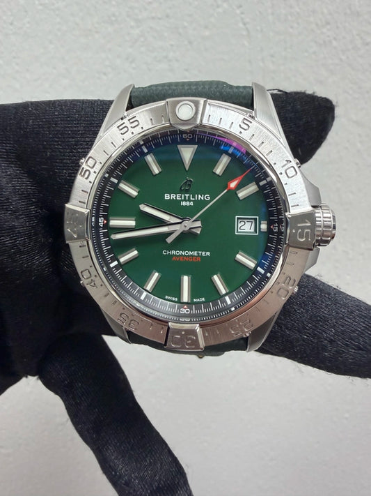 Breitling Avenger Automatic Green Dial on Leather Strap Ref A17328101L1X1 with Card