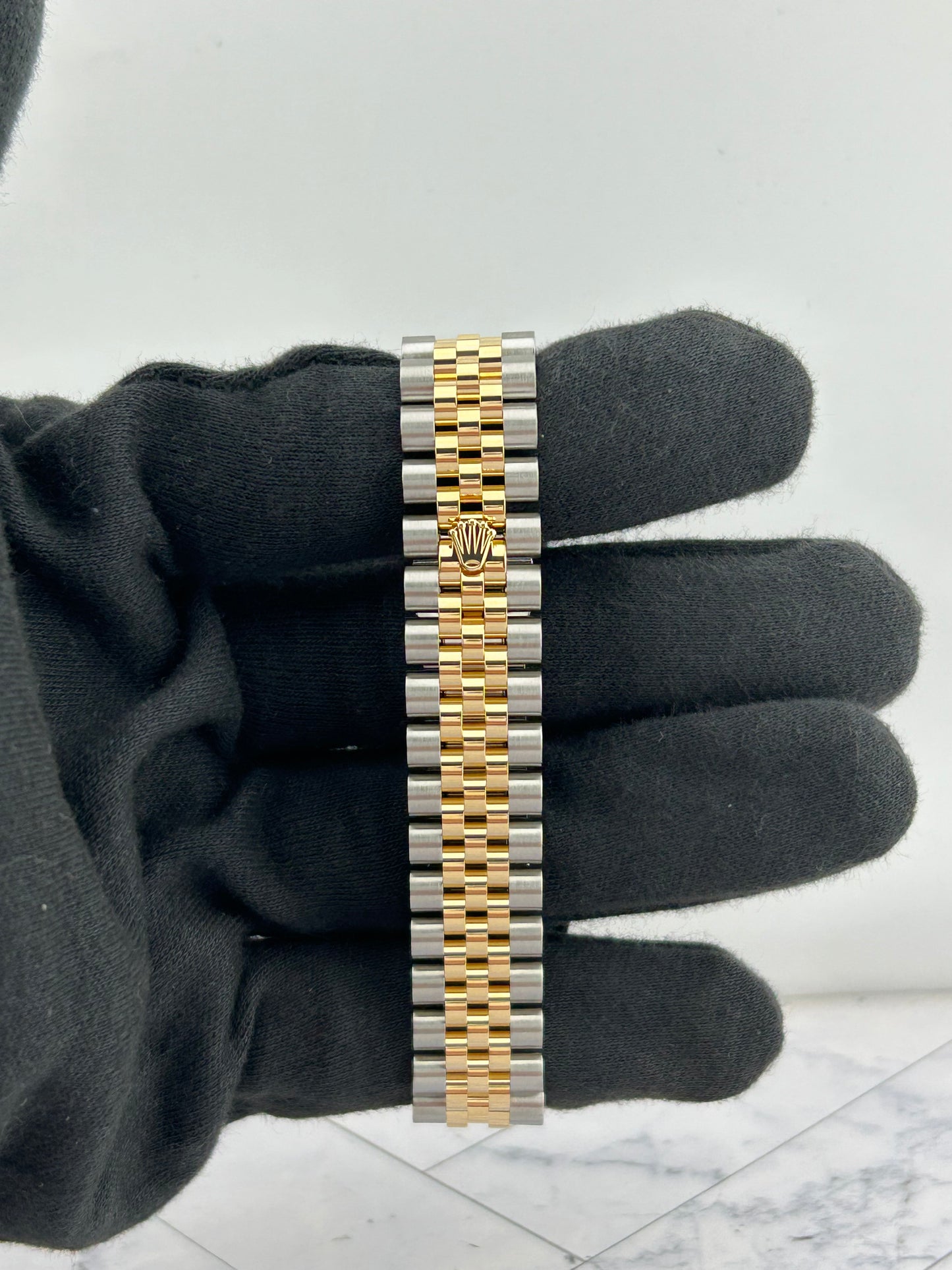 Rolex Datejust 31 Champagne Index Dial on Jubilee D Link Ref. 278273 Card 2026 — view 4