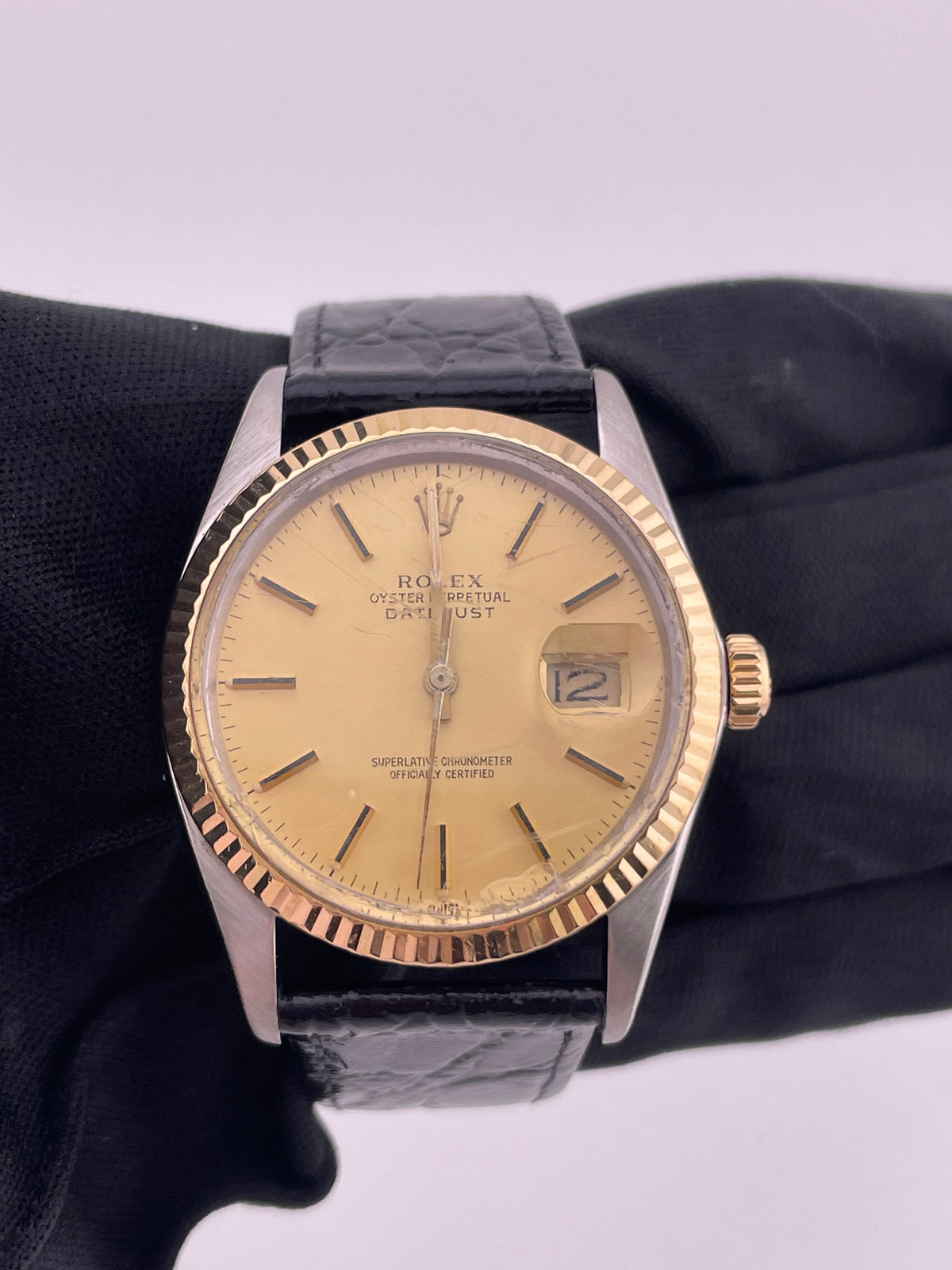 Rolex Datejust 36 Champagne Stick Dial on Generic Black Leather Strap Ref. 16013 1987 — view 2