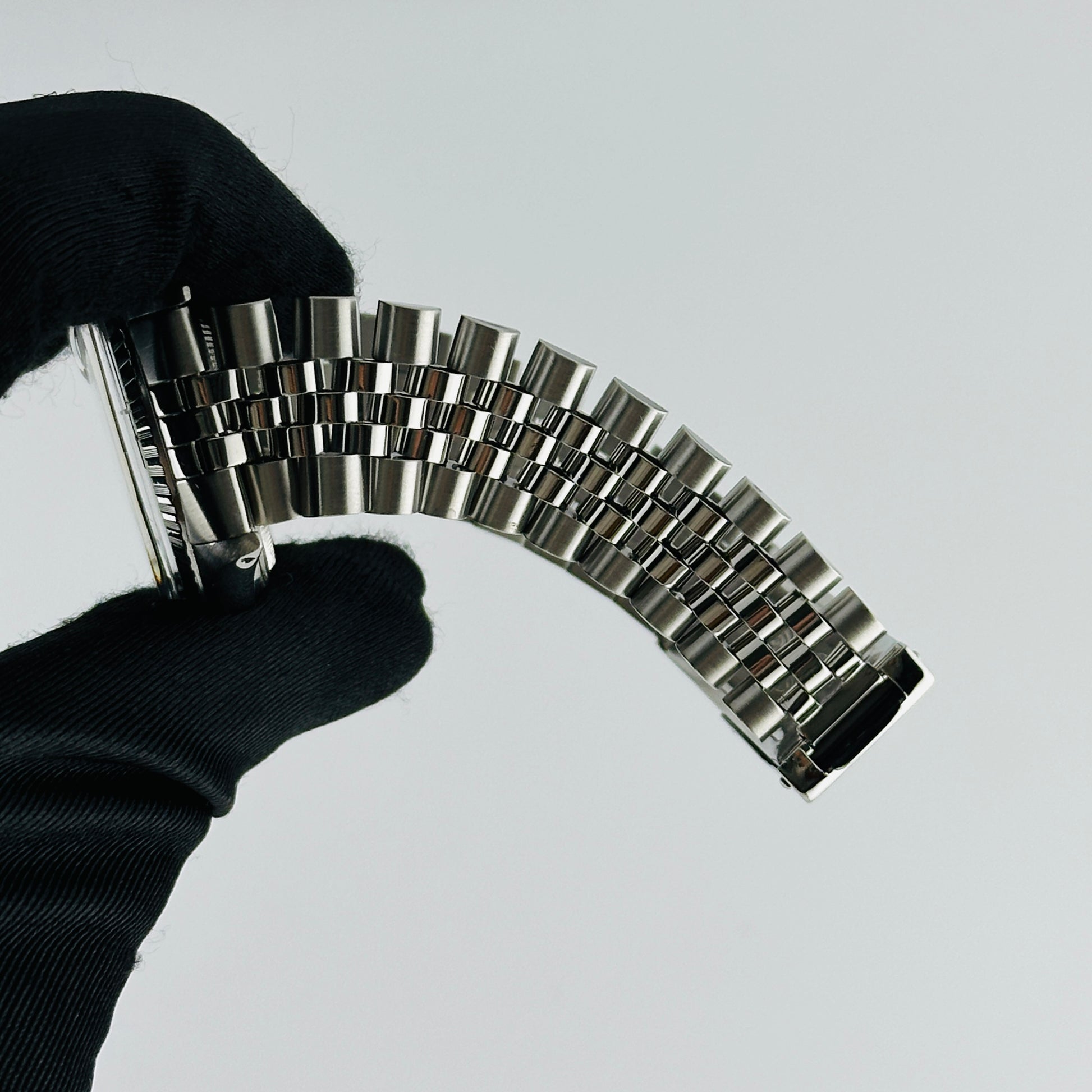 Rolex Datejust Silver Linen Dial on D Link Jubilee Ref. 1603 1973 — view 4