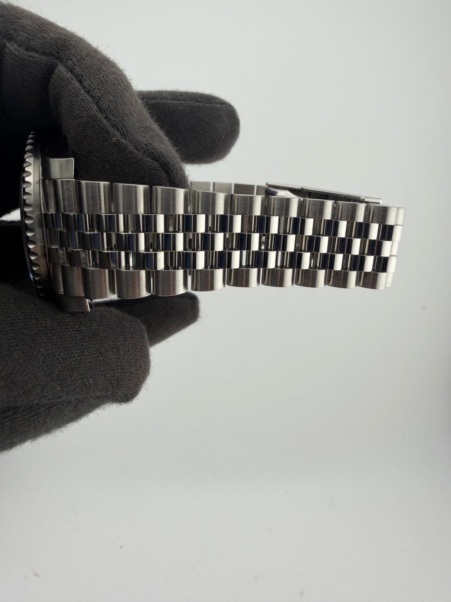 Rolex GMT-Master II Pepsi Black Dial on Jubilee D Link Bracelet Ref. 126710BLRO Card 2021 — view 4