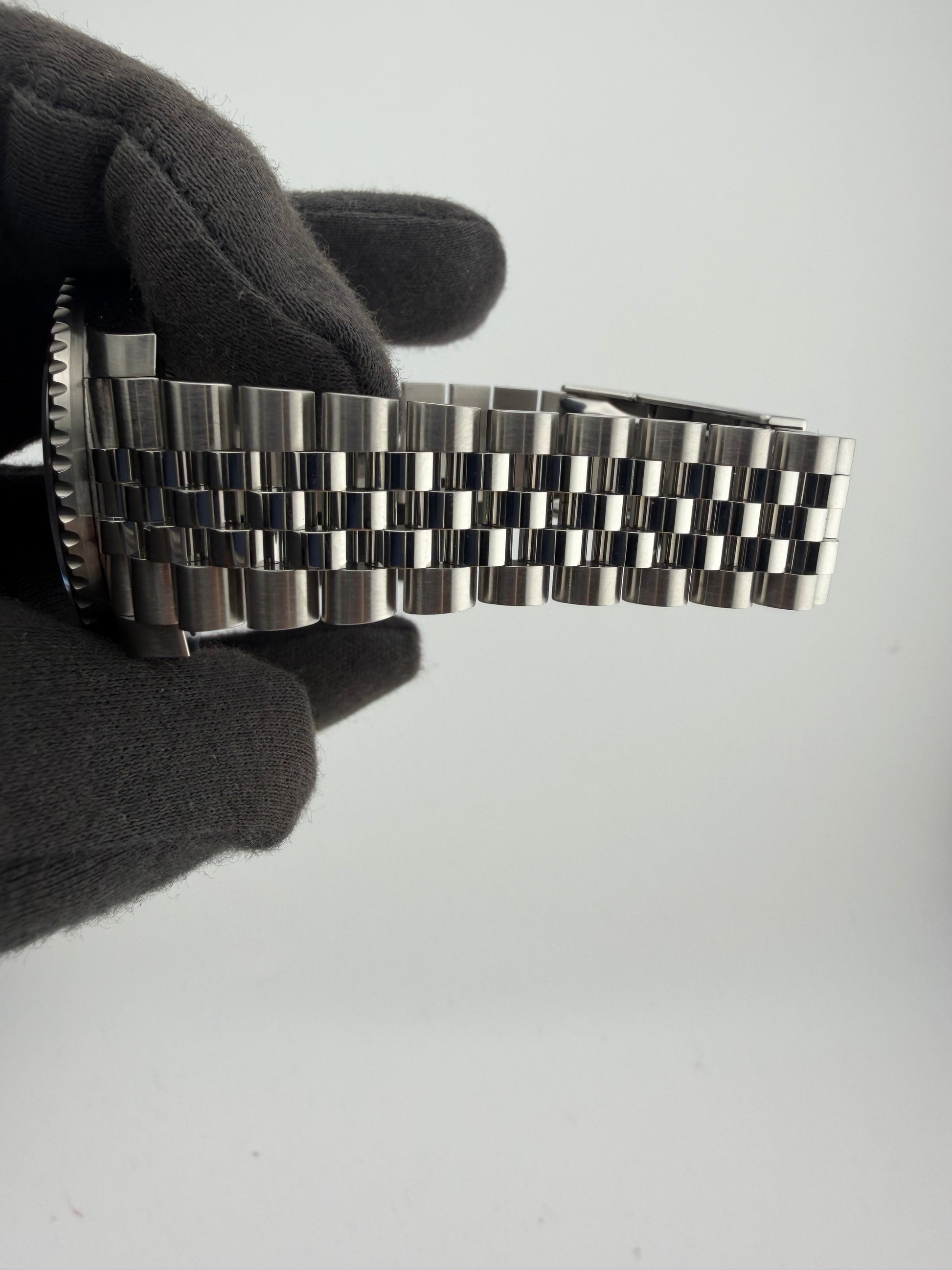Rolex GMT-Master II Pepsi Black Dial on Jubilee D Link Bracelet Ref. 126710BLRO Card 2021 — view 4