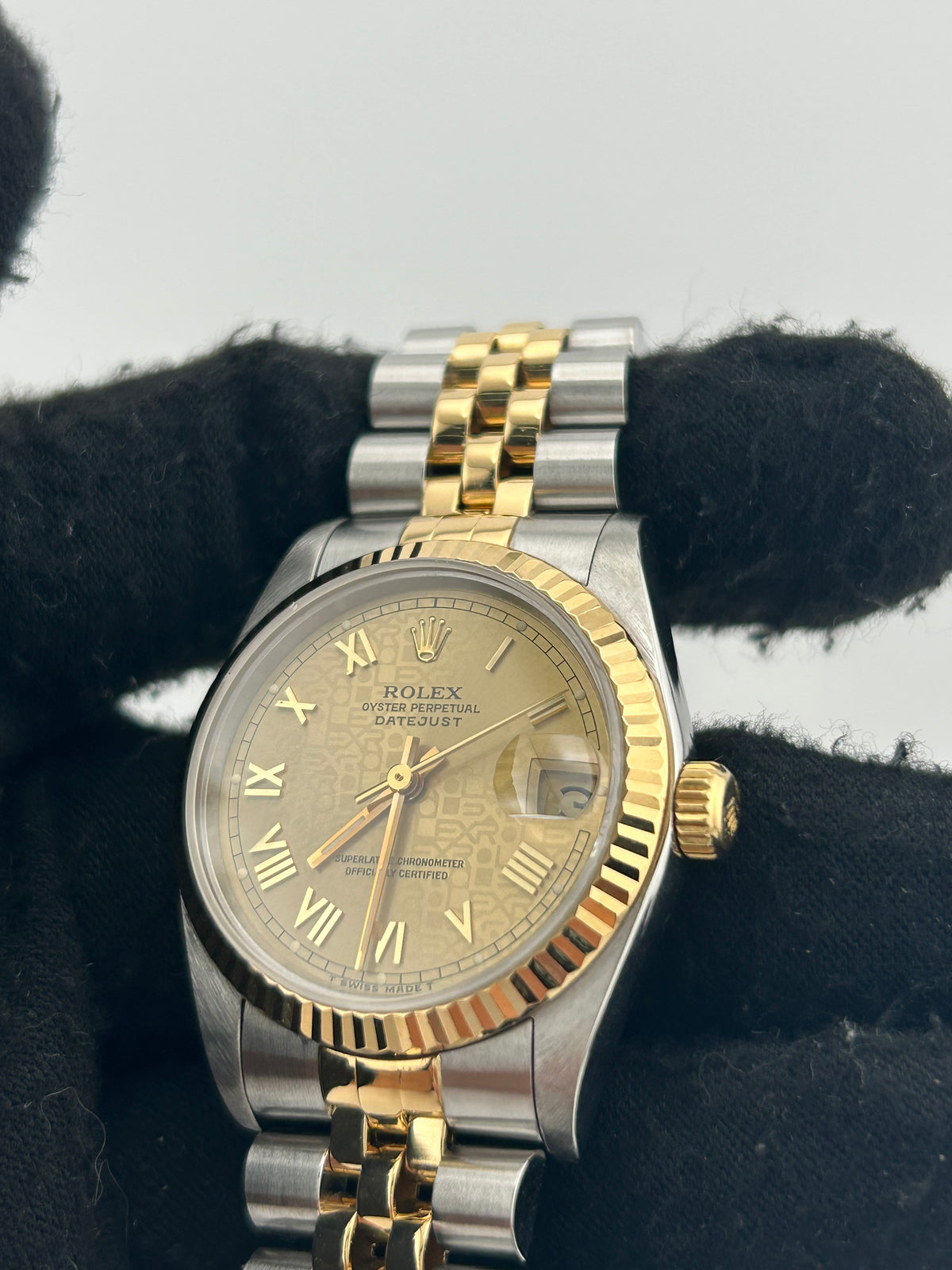 Rolex Datejust 31 Champagne Anniversary Dial on 2 Tone Jubilee D Link Bracelet Ref. 68273 1995 — view 3