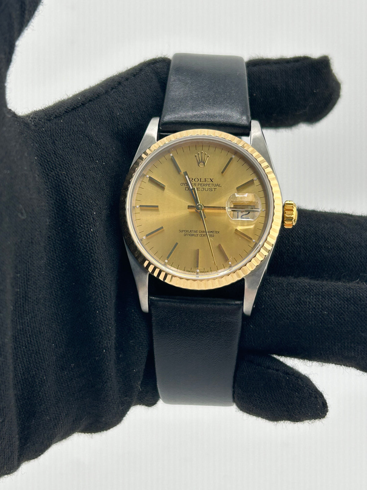Rolex Datejust 36 Champagne Stick Dial on Generic Black Leather Strap Ref. 16233 1993 — view 2