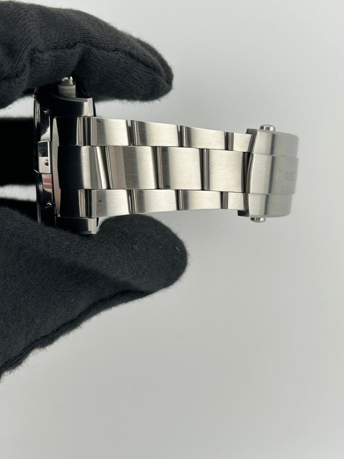 Breitling Avenger B01 Chronograph Black Dial on Stainless Steel Bracelet Ref. AB0147101B1A1 Complete 2024 — view 5