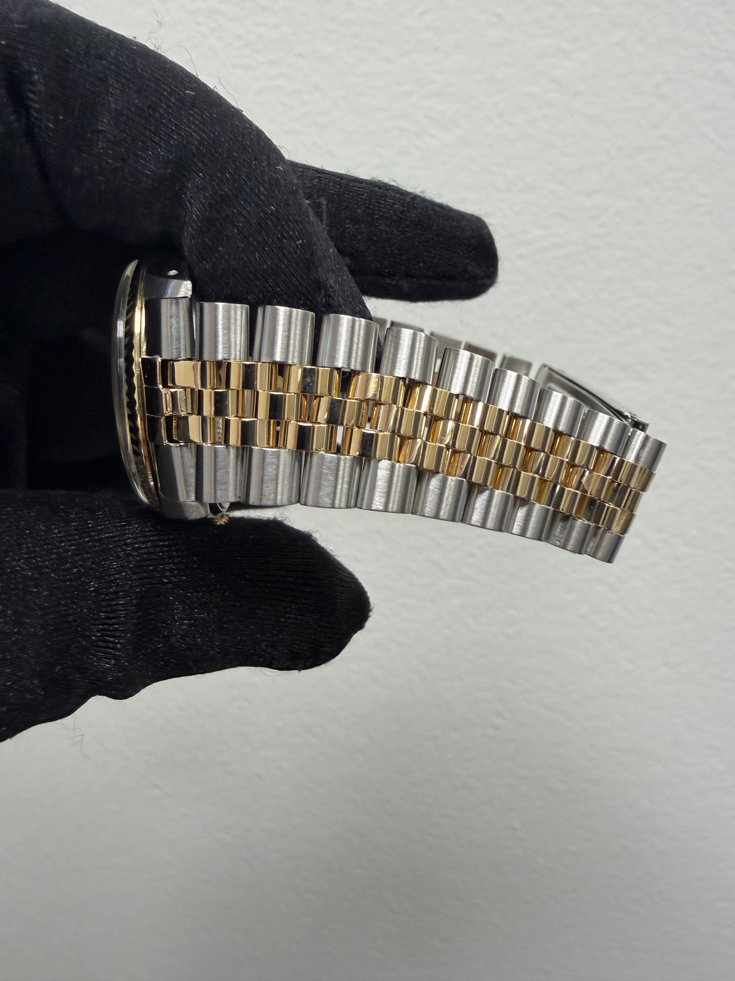 Rolex Datejust Champagne Linen Dial on D Link Jubilee Ref. 16013 1985 — view 4